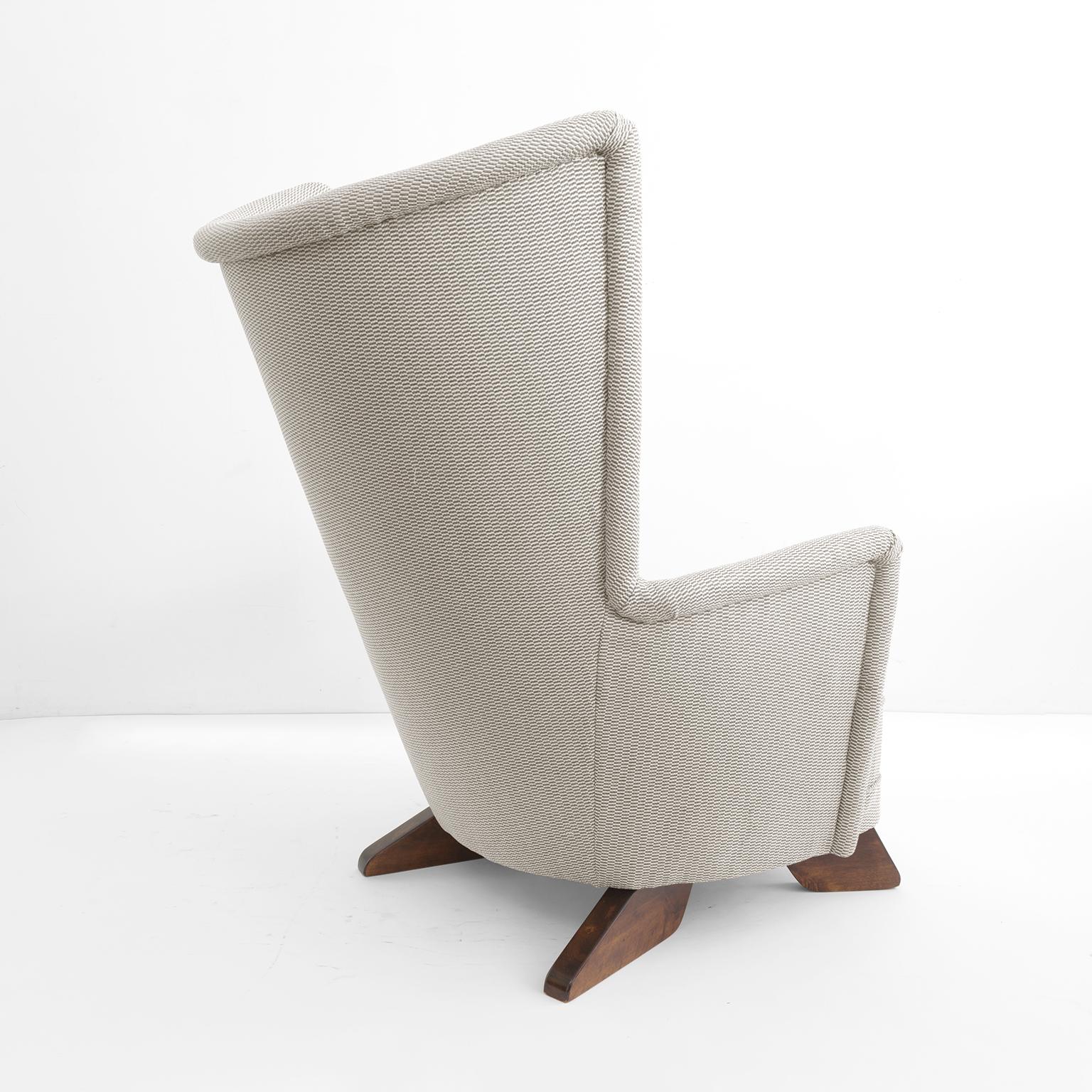 1940S ARMCHAIR by CARL GUSTAF HIORT AF ORNÄS FOR HIORT TUOTE PUUNVEISTO, FINLAND In Good Condition For Sale In New York, NY