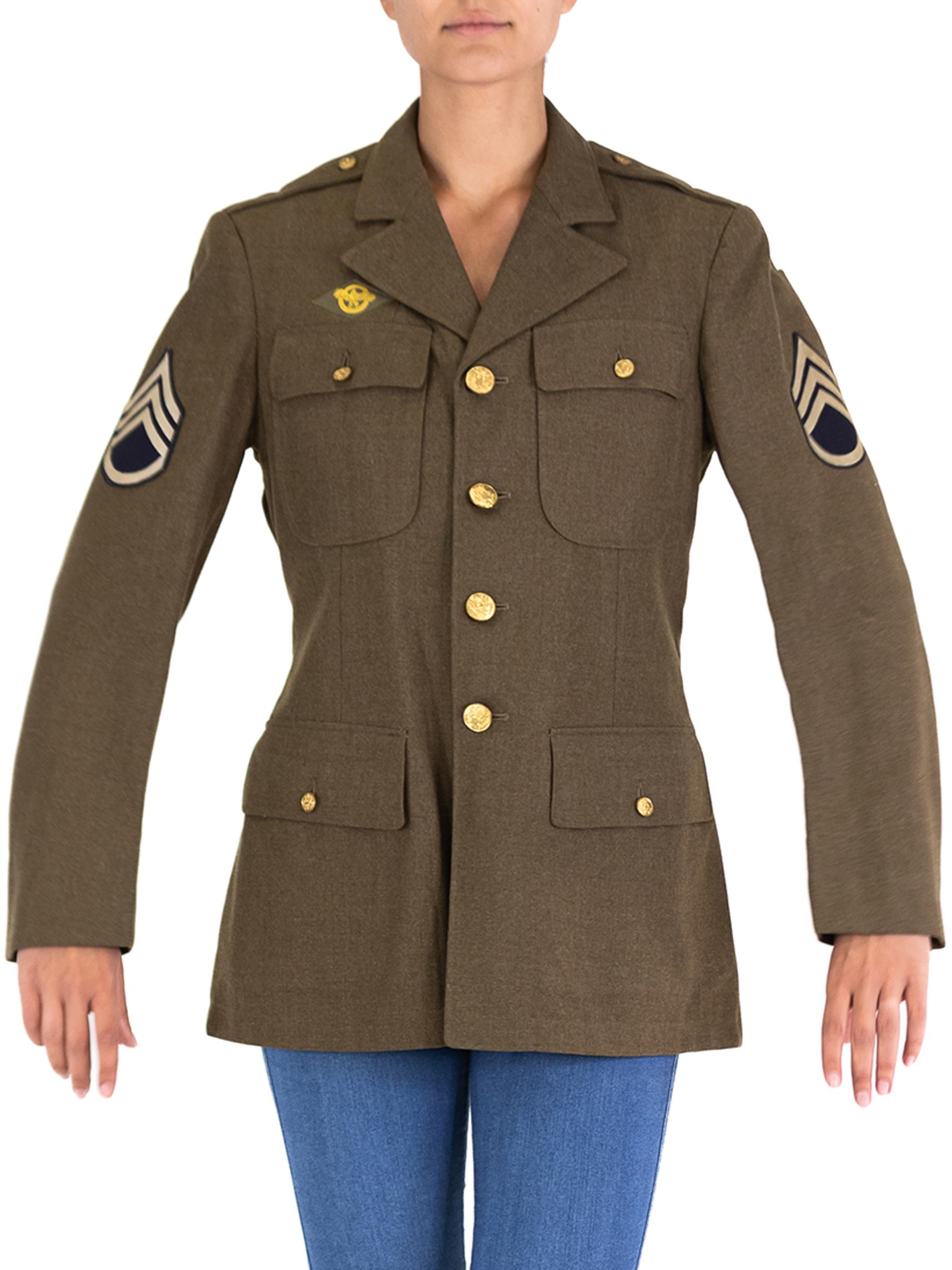 1940S Army Green Wool Authentic WWII Military Jacket In Excellent Condition In New York, NY