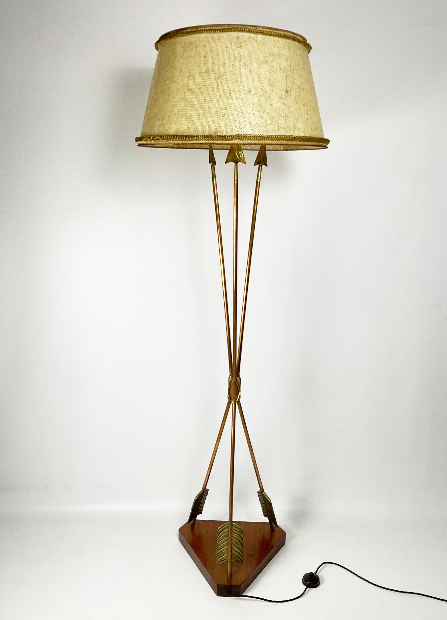 1940er Arrows Stehlampe, André Arbus zugeschrieben (Art déco) im Angebot