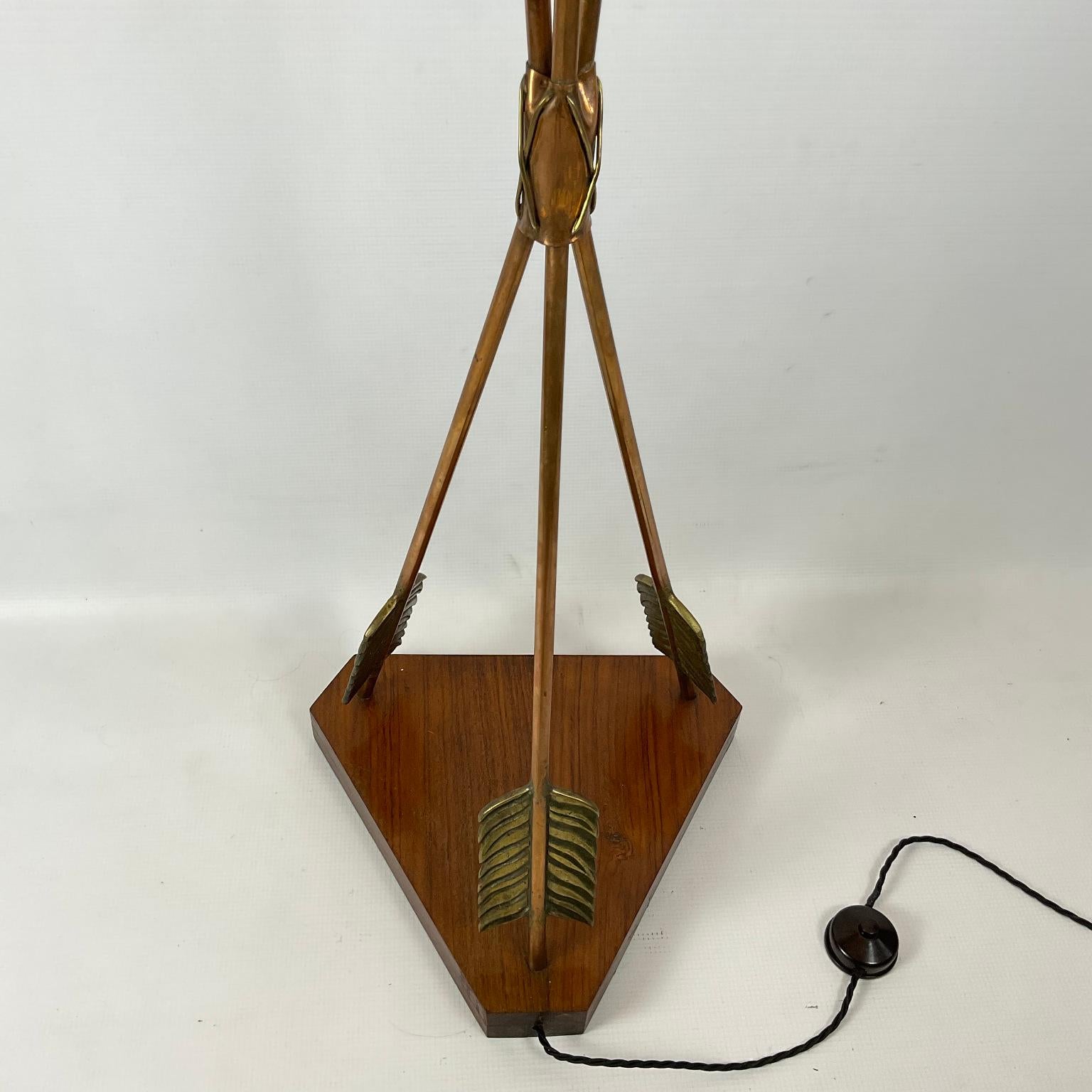 1940s Arrows Floor Lamp Attributed to André Arbus In Good Condition For Sale In London, GB