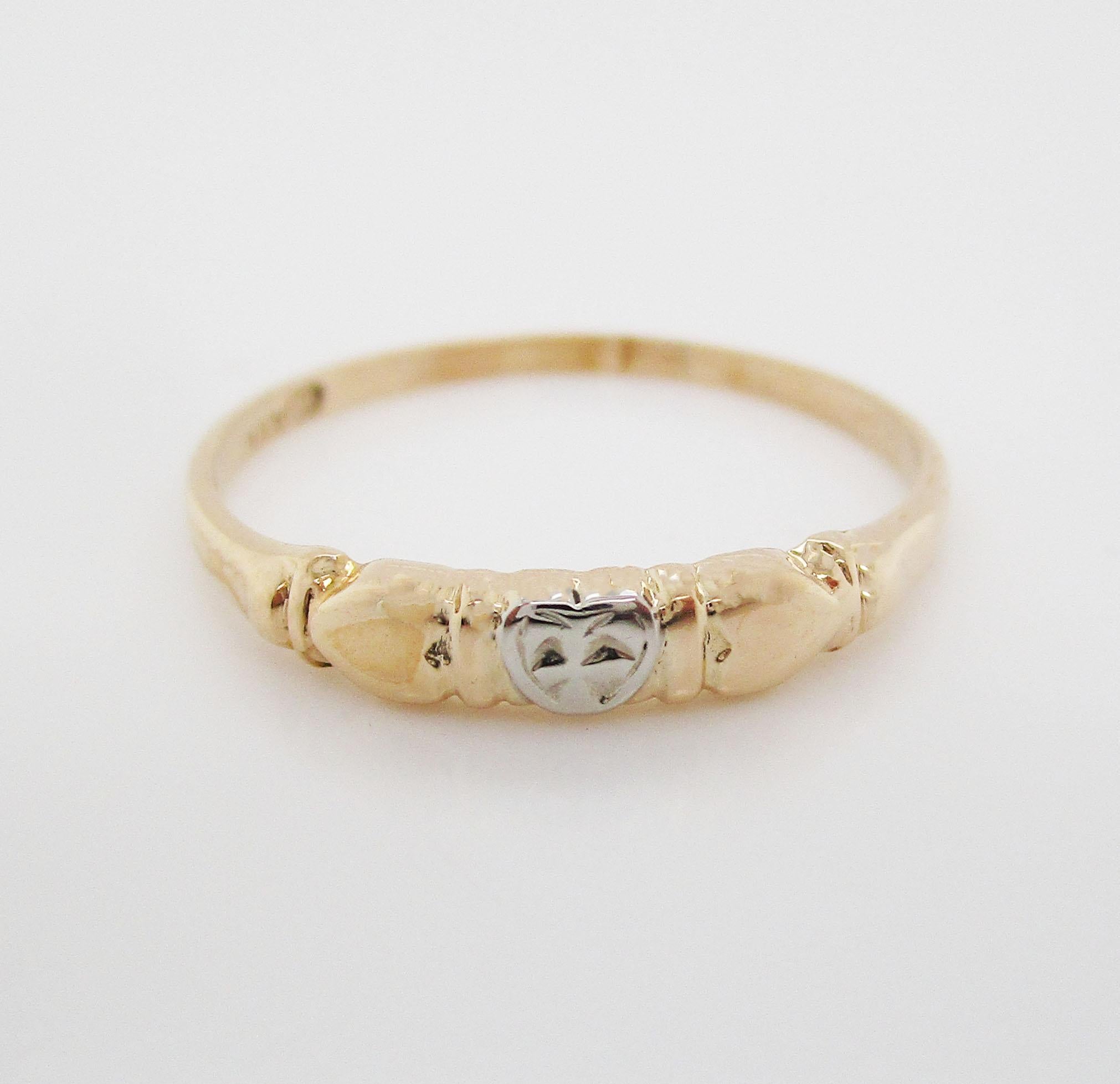 1950s Art Deco Style 14 Karat Yellow and White Gold Three Hearts Band Ring In Excellent Condition In Lexington, KY