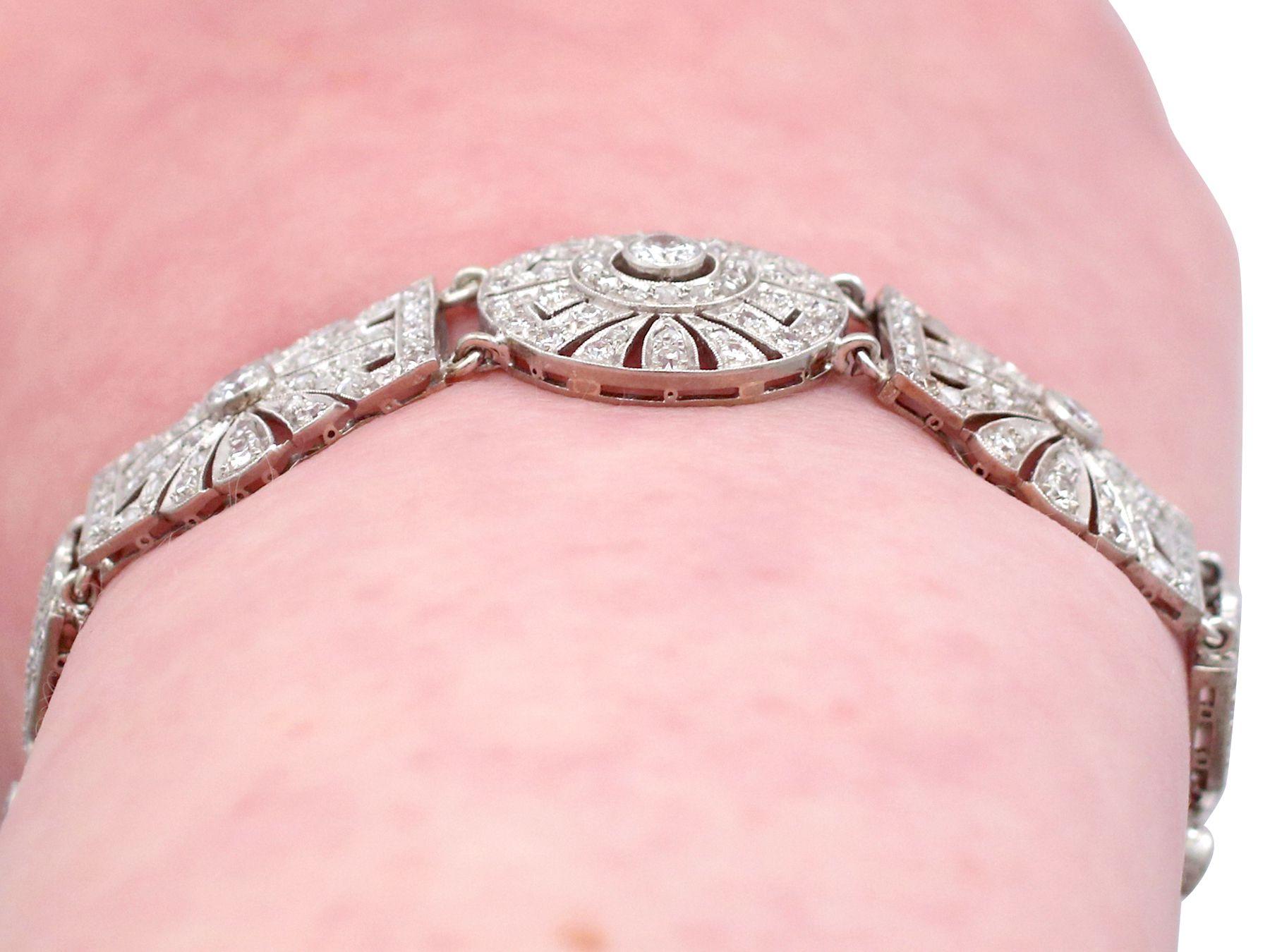 1940er Jahre, Art Deco Armband aus Platin mit 4,48 Karat Diamanten und Platin im Angebot 5