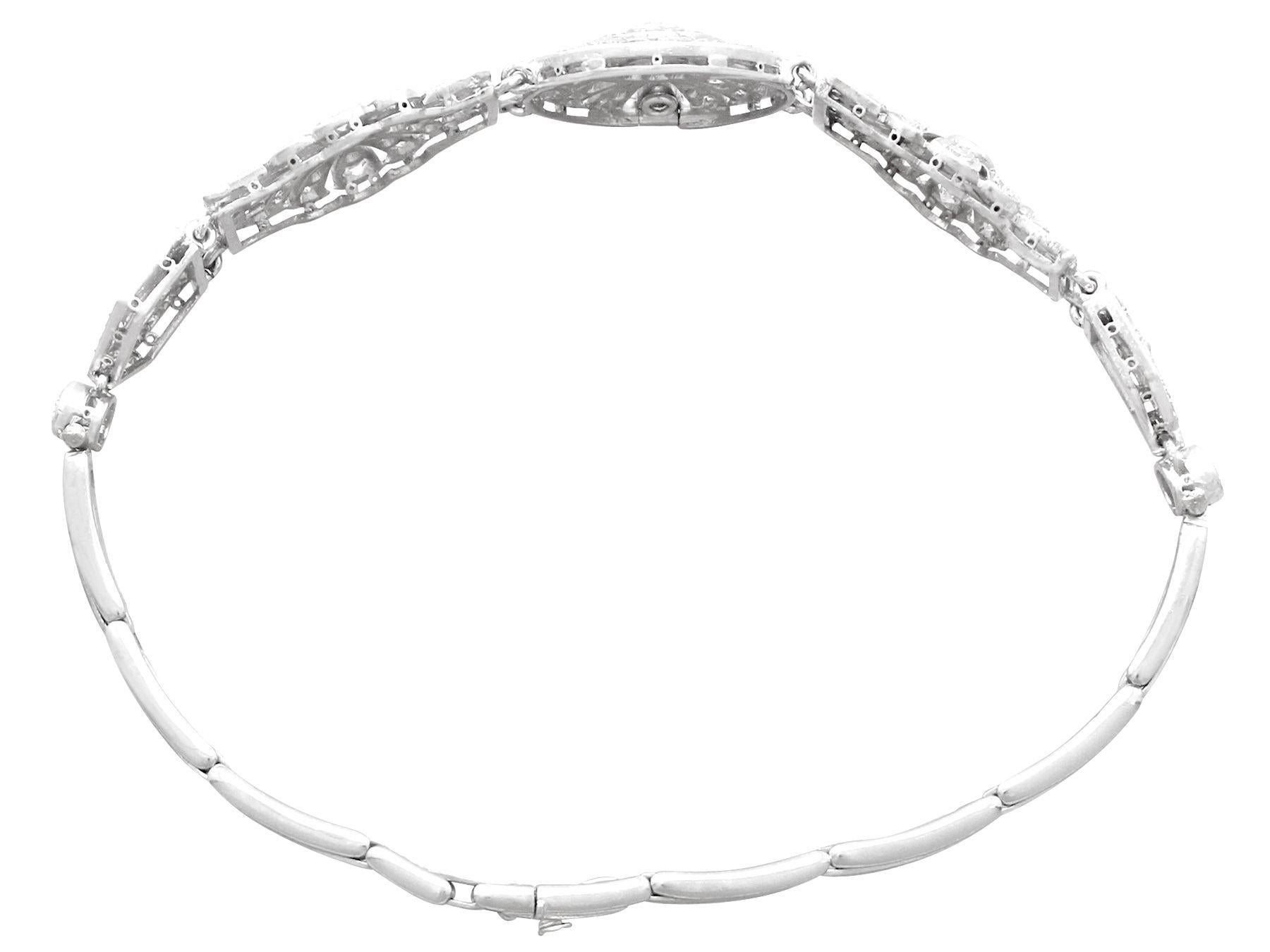 A stunning vintage 1940s Art Deco 4.48 carat diamond and platinum bracelet; part of our diverse vintage jewelry and estate jewelry collections.

This stunning, fine and impressive diamond bracelet has been crafted in platinum.

The fully articulated
