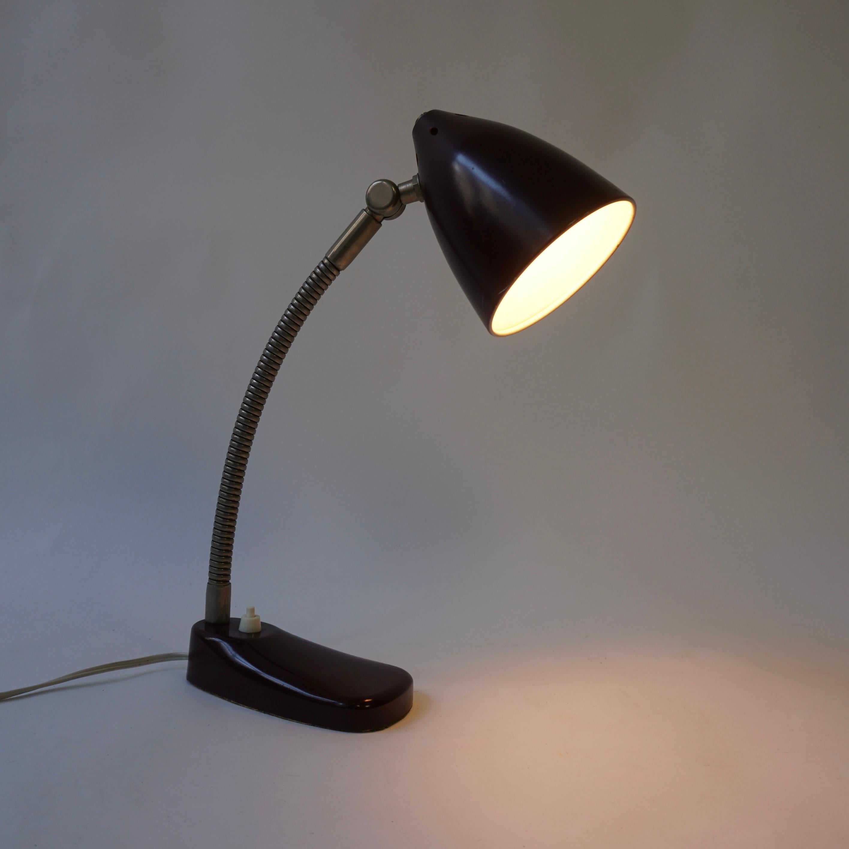 1940's Art Deco Adjustable Desk lamp or Reading Lamp In Good Condition For Sale In Antwerp, BE