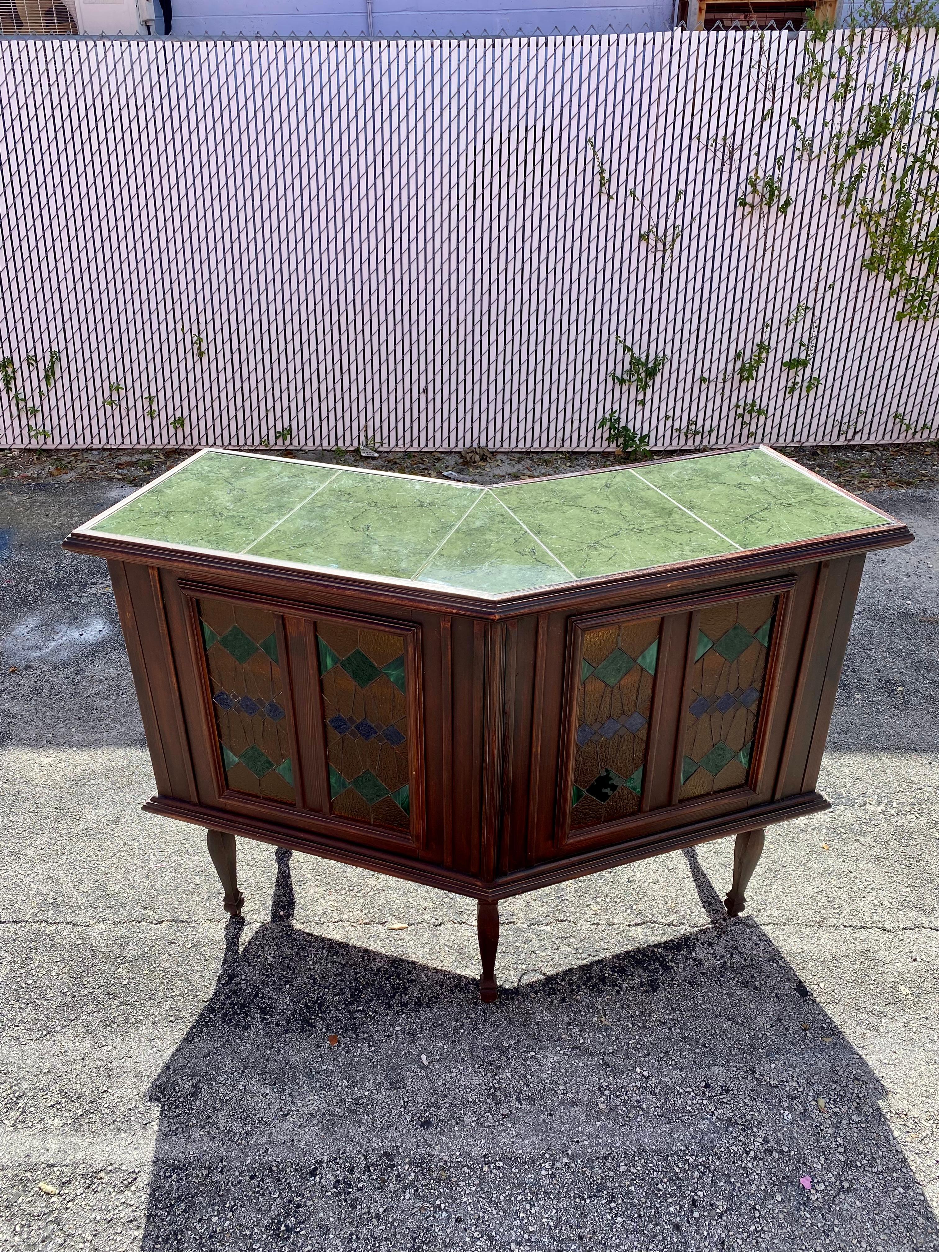 1940s Art Deco Angular Marble Tile Stained Glass Bar Cabinet Console In Good Condition For Sale In Fort Lauderdale, FL