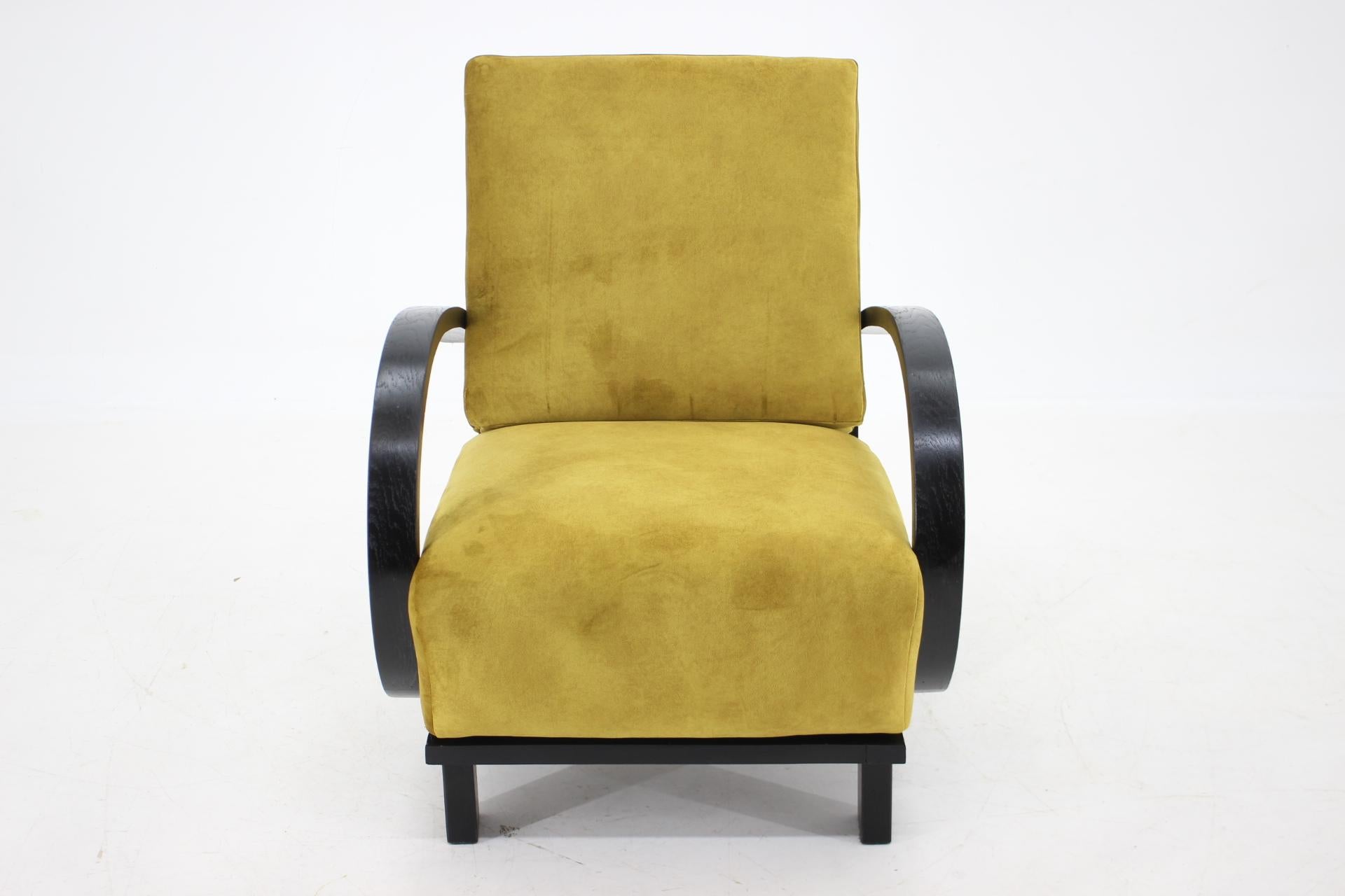 - carefully refurbished 
- newly upholstered in mustard color in velvet fabric 
- height of seat 42 cm.
 