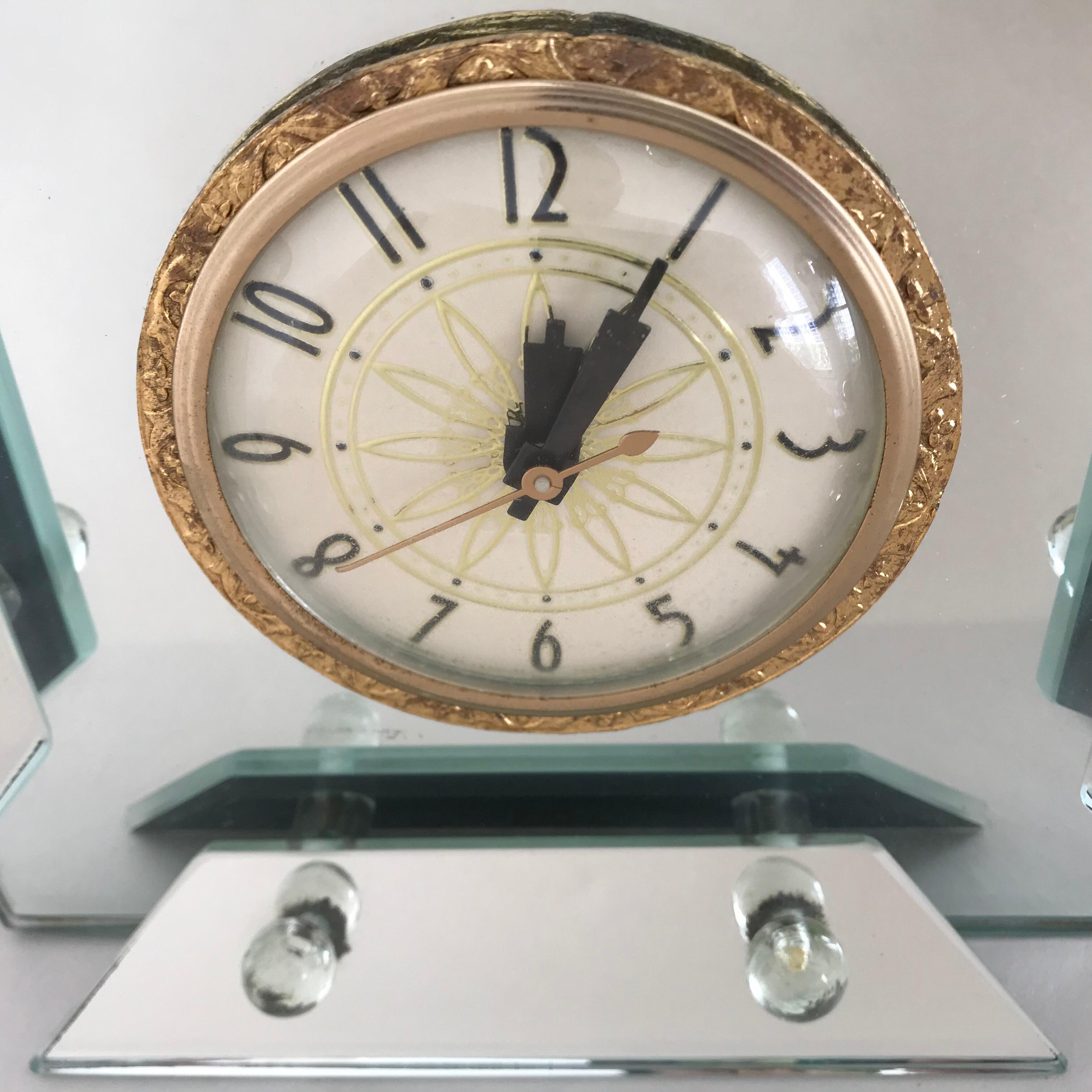 20th Century 1940s, Art Deco Asymmetric Faceted Mirrored Mantel or Table Clock