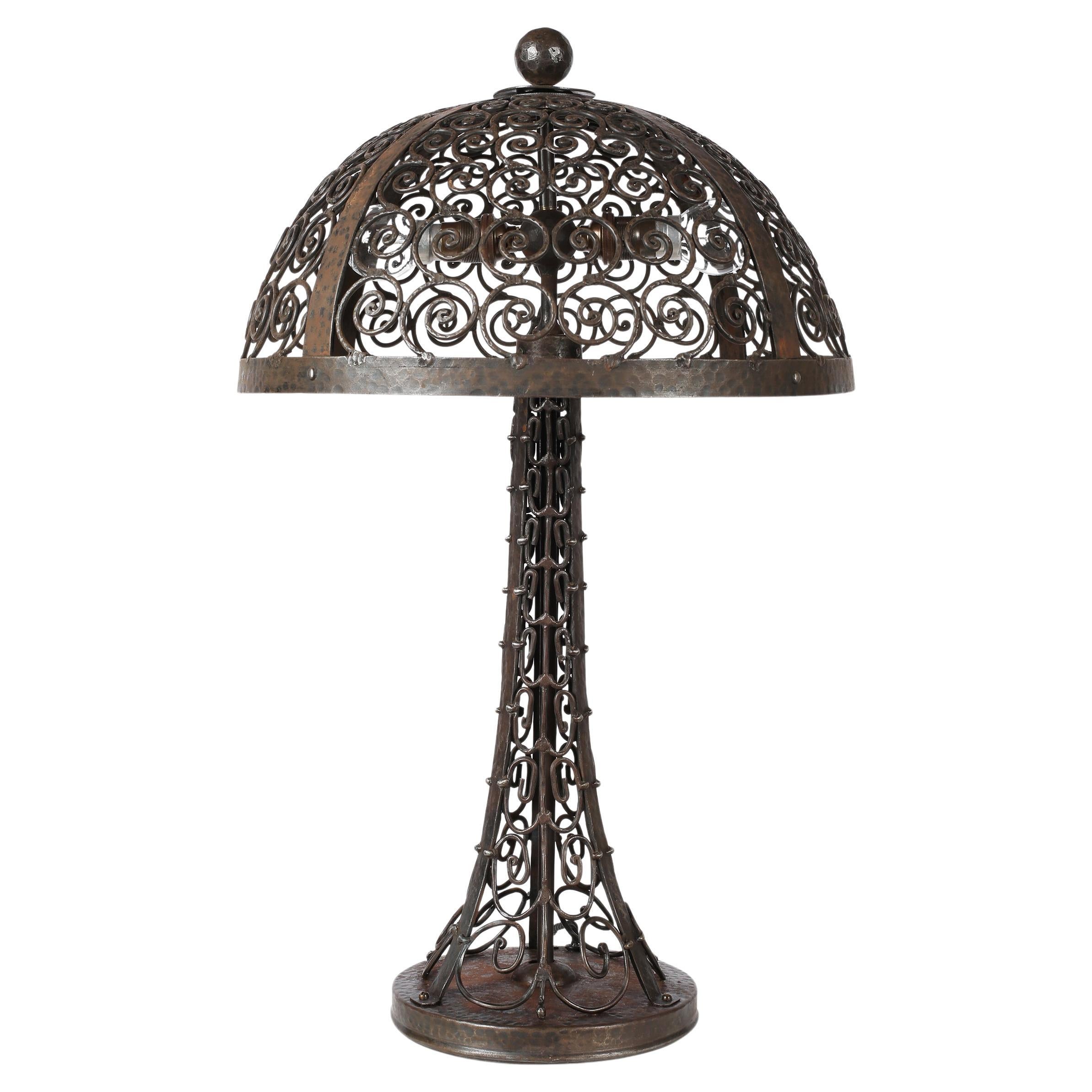 Lampe à poser autrichienne en ferronnerie Art déco des années 1940 en vente