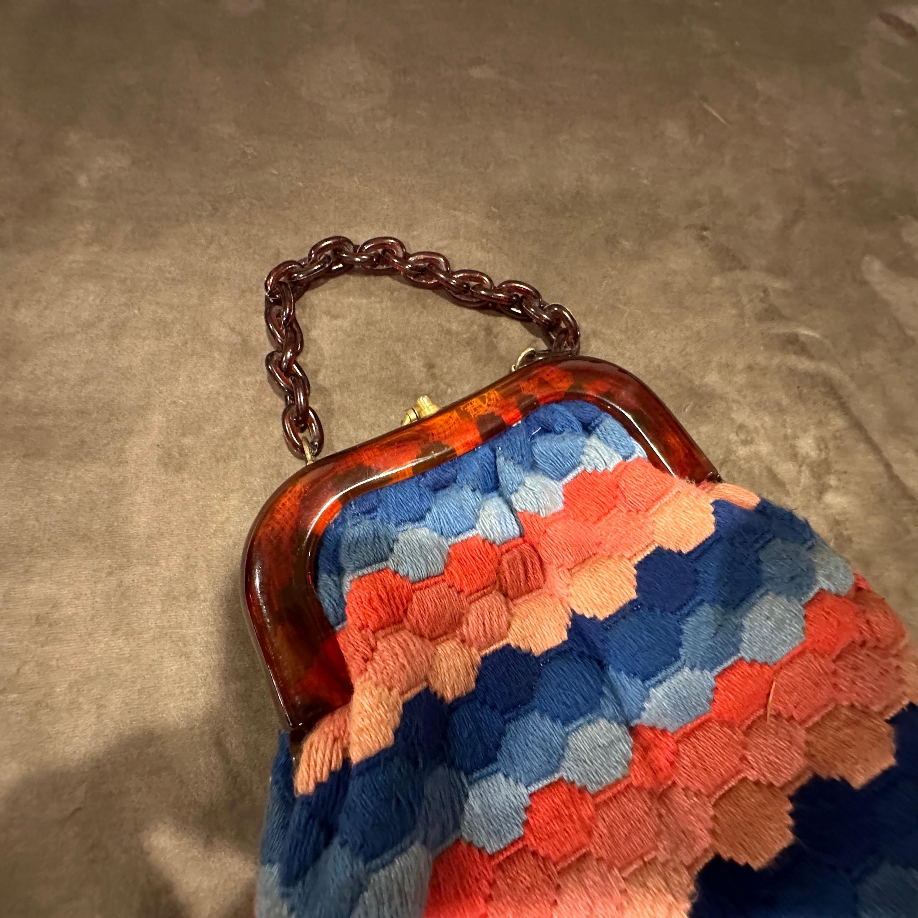 Bolso de mano Art Decó italiano de baquelita, latón y tela de los años 40 en venta 11