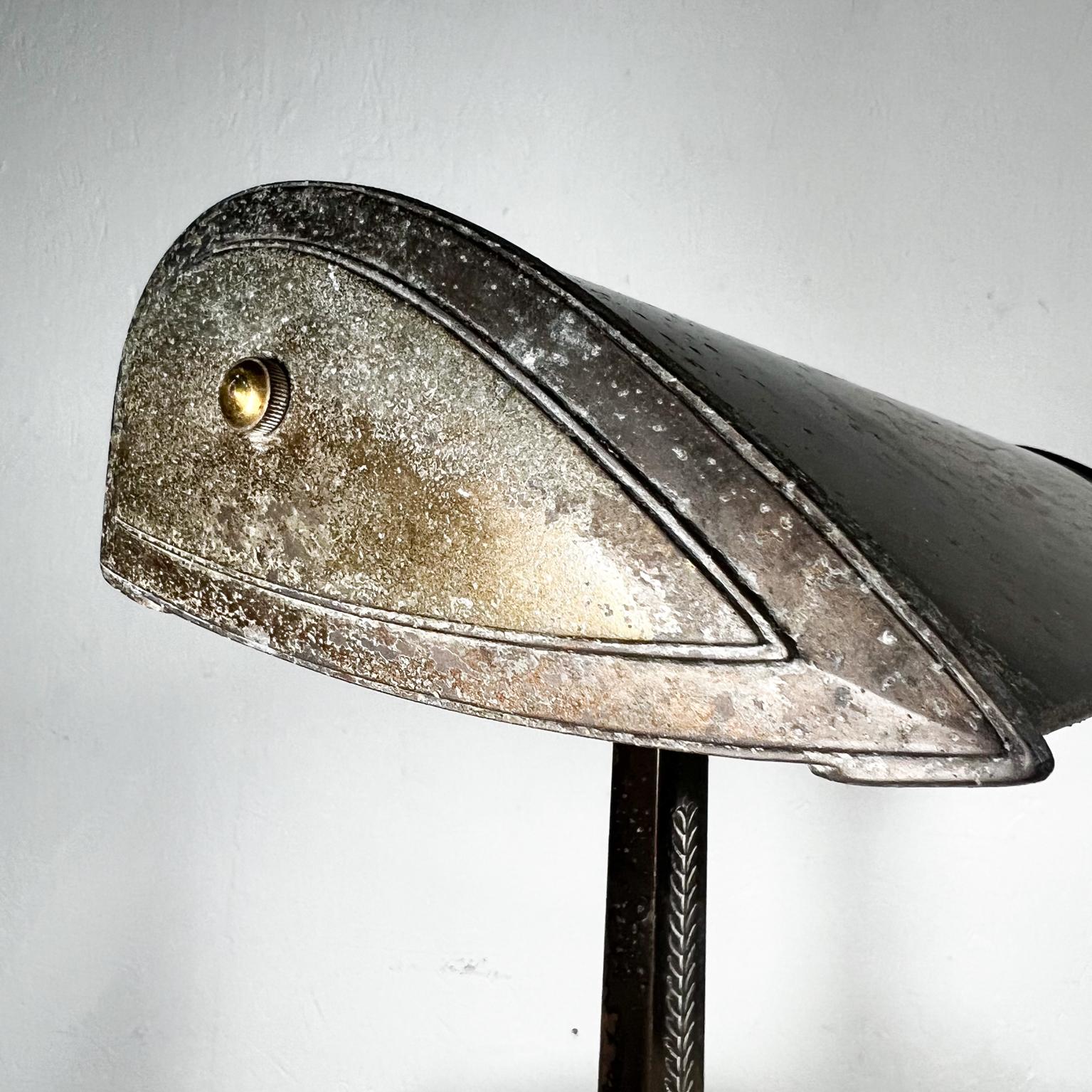 1940s Art Deco Banker Desk Lamp Patinated Metal Globe Specialty Co. Chicago 2
