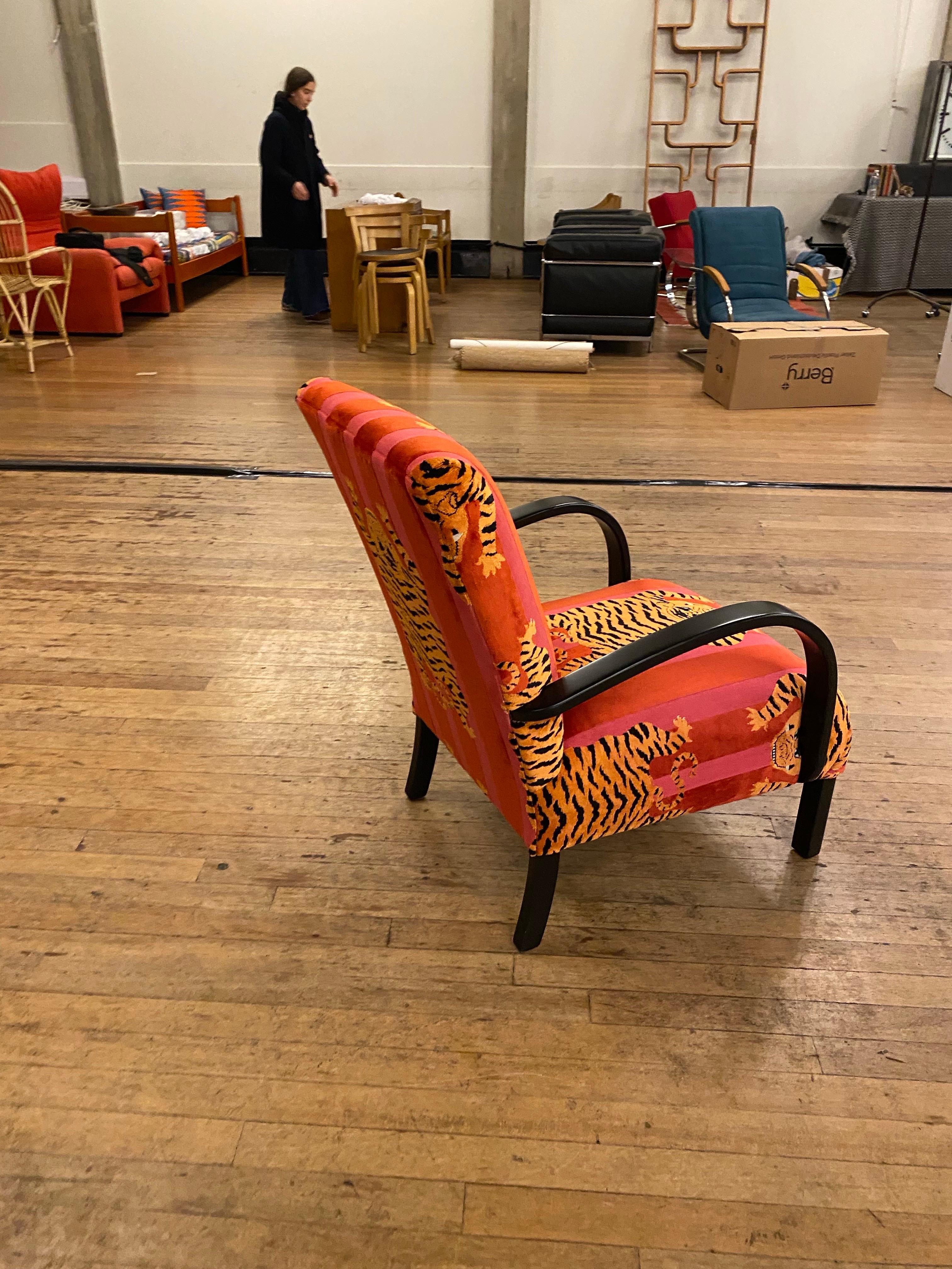 1940er Jahre Art Deco Bugholz Ebonisiert Sessel Gepolstert Schumacher Tiger Samt im Angebot 5