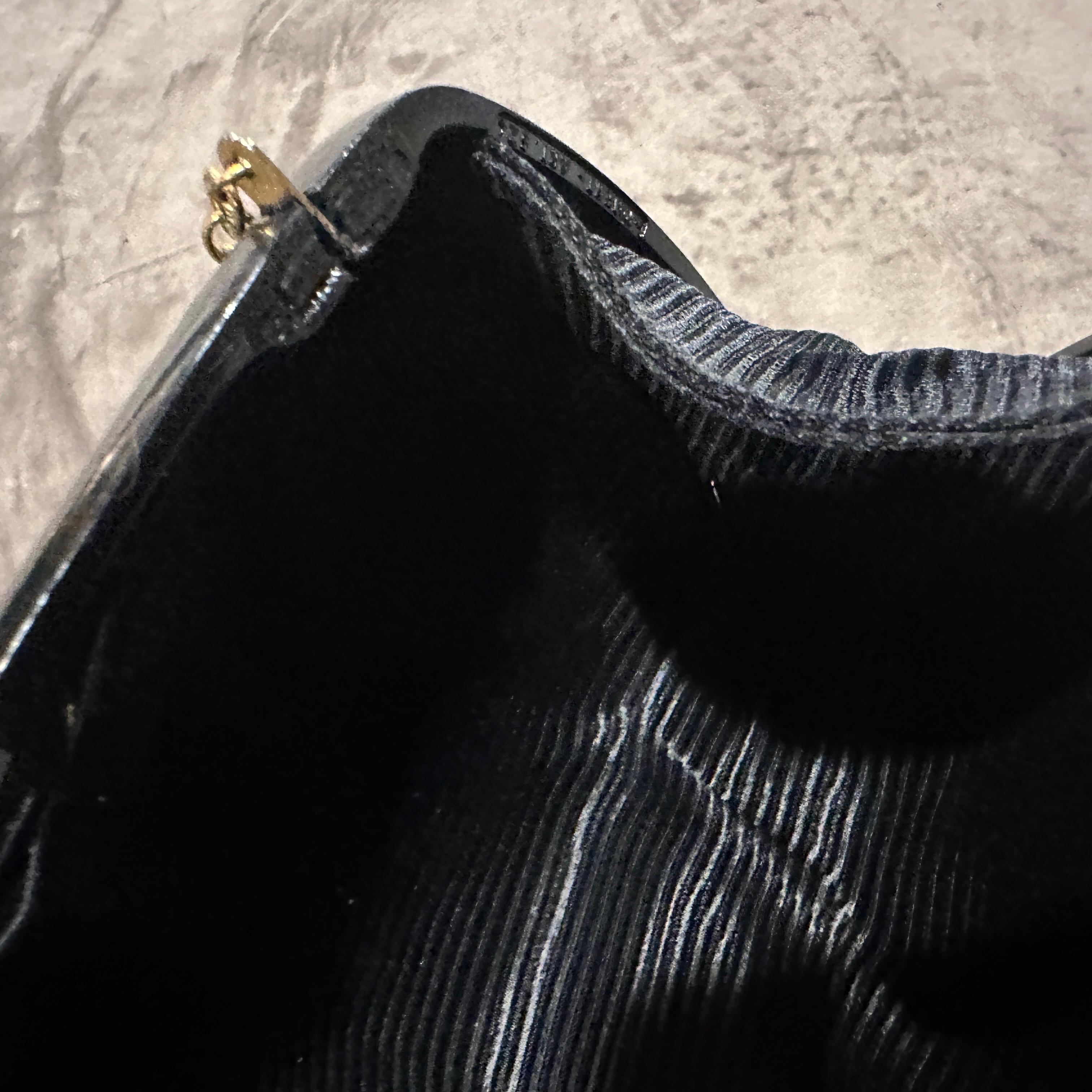 Sac de soirée italien en bakélite noire et laiton Art déco des années 1940 en vente 8