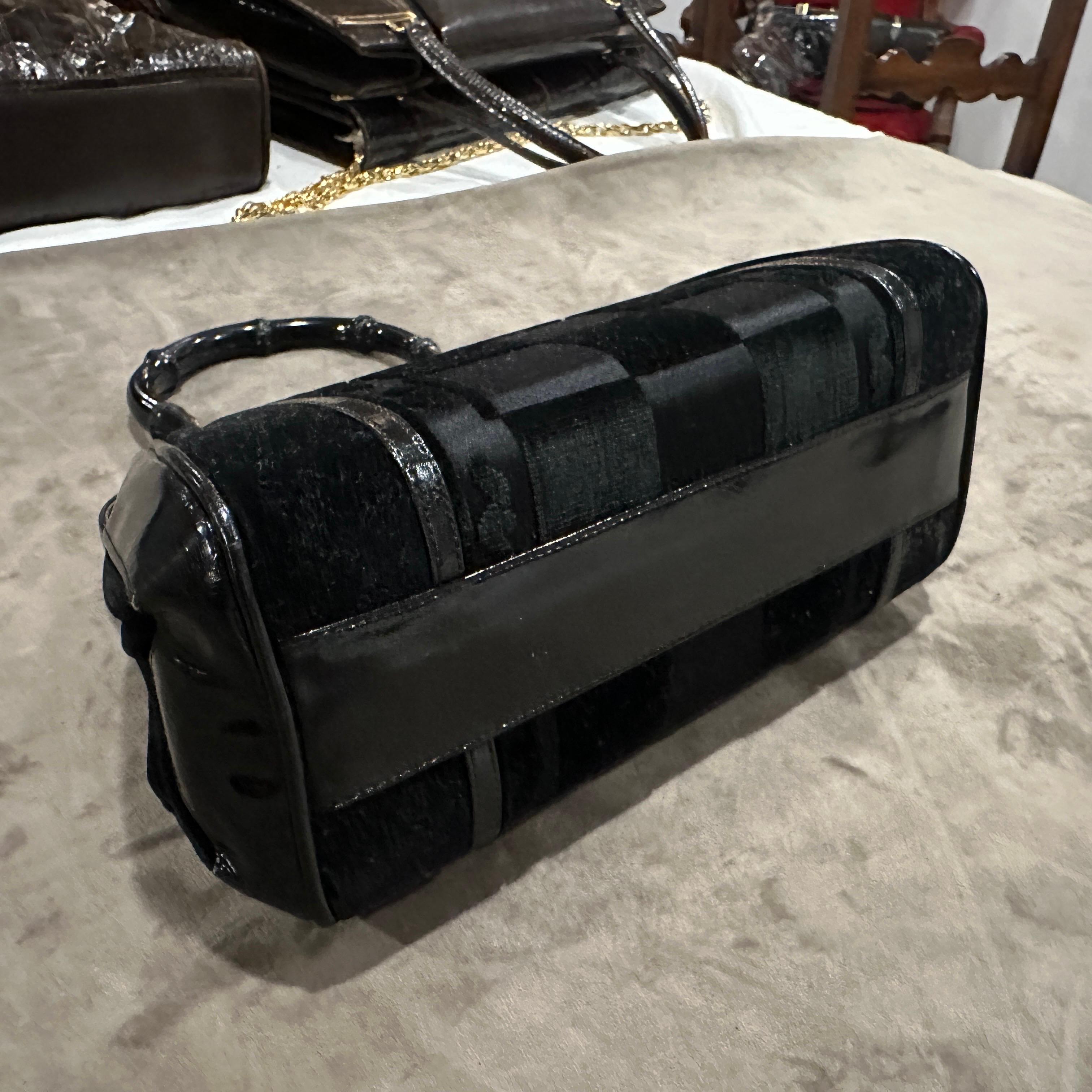 Sac à main italien Art déco des années 1940 en cuir noir, velours et bambou en vente 7