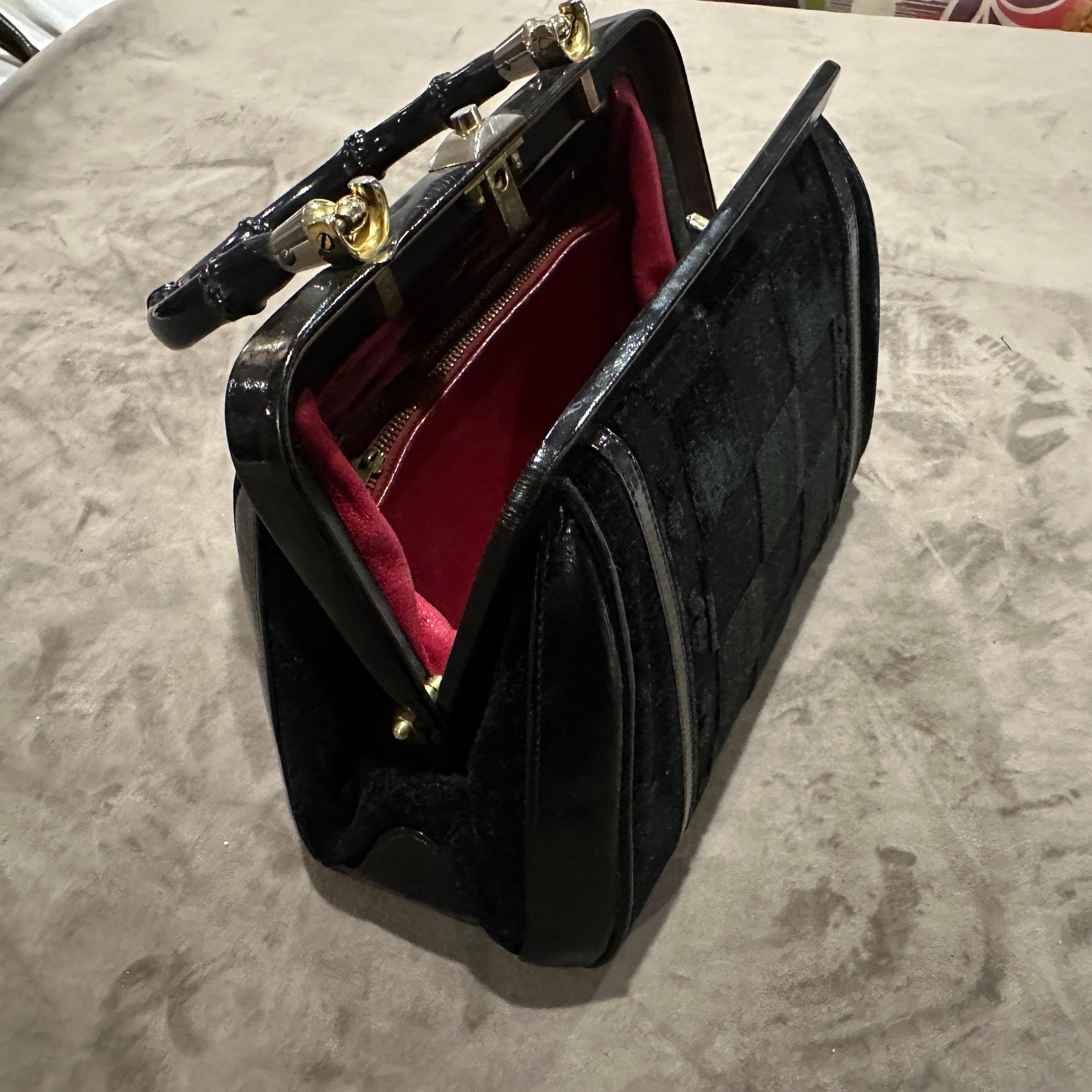 Sac à main italien Art déco des années 1940 en cuir noir, velours et bambou en vente 3