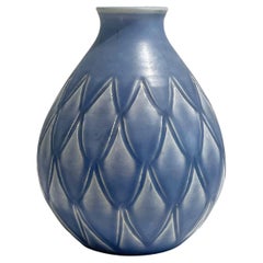1940 Art Decó Bo Fajans Jarrón azul con motivos de escamas de pez