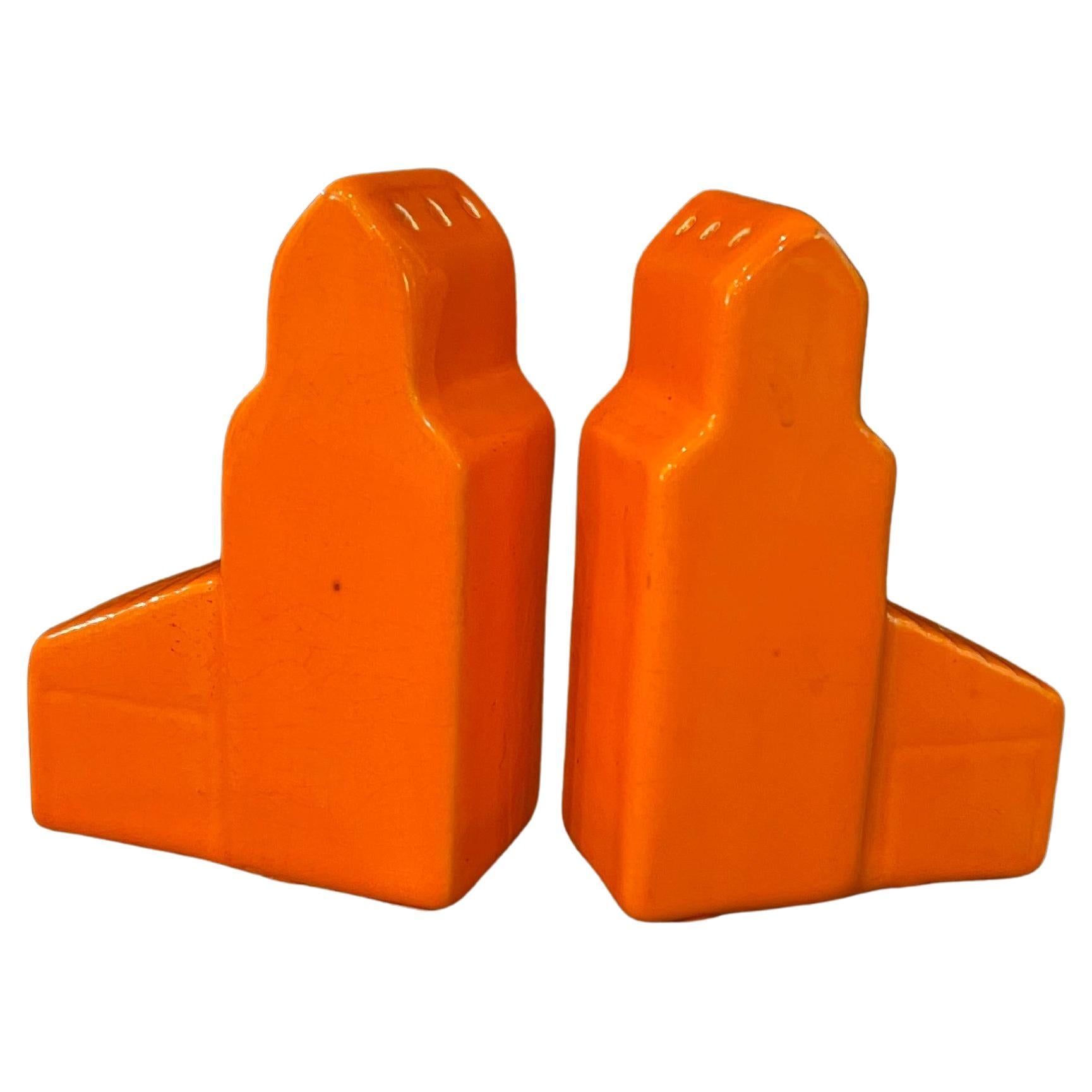Set di shakers per sale e pepe commemorativo del grattacielo Cearmic in stile Art Deco del 1940