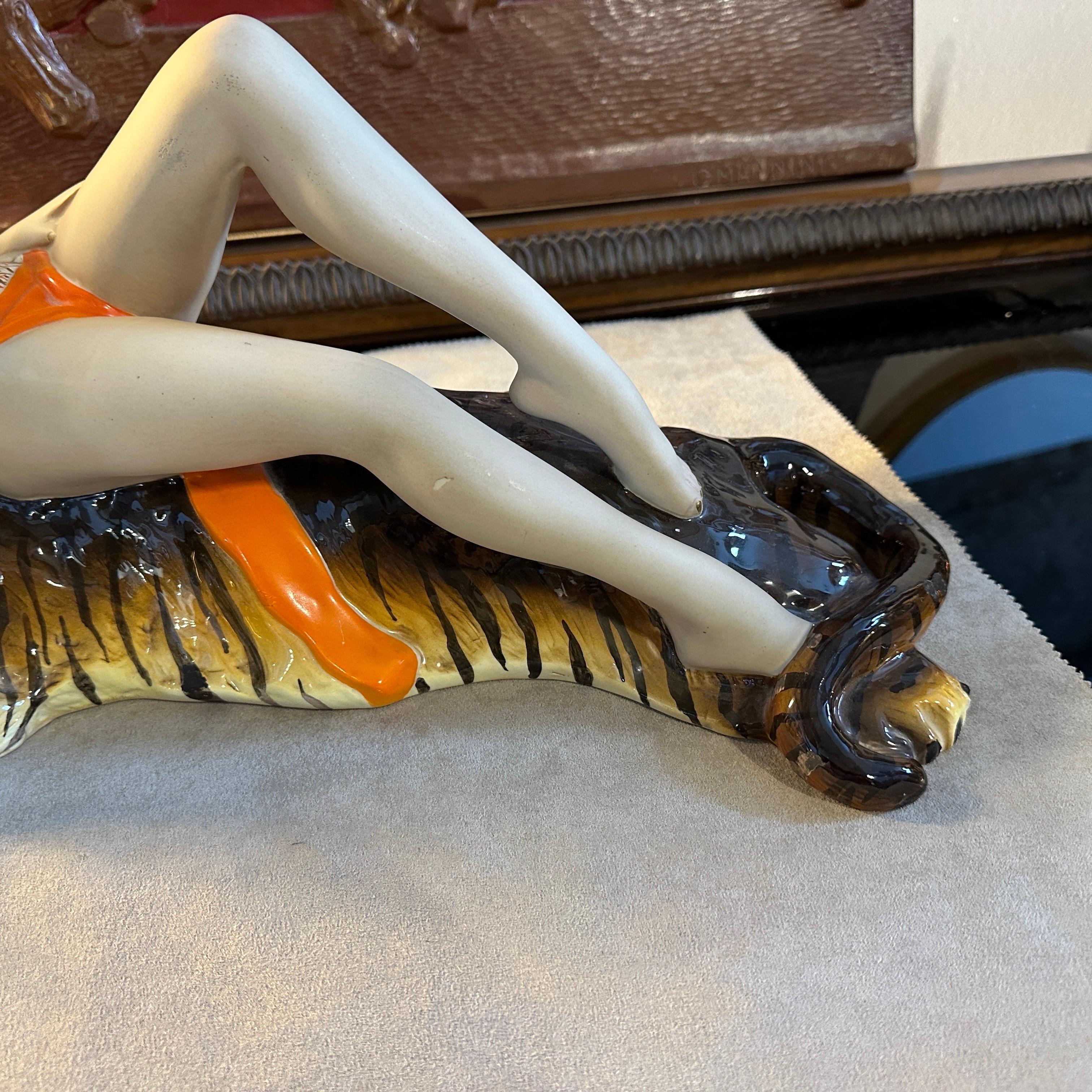 1940s Art Deco Ceramic Figure of an Amazon lying on a Tiger Skin by Corsaro In Good Condition For Sale In Aci Castello, IT