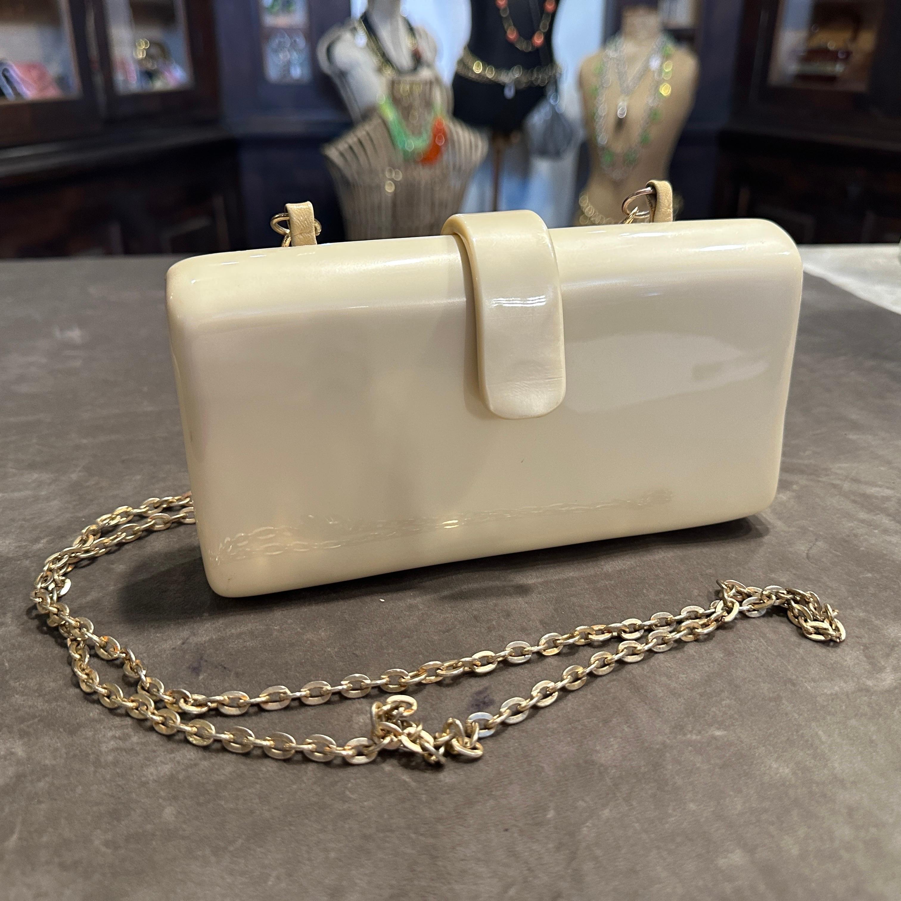 1940s Art Deco Cream Bakelite and Brass Italian Shoulder Bag For Sale 6