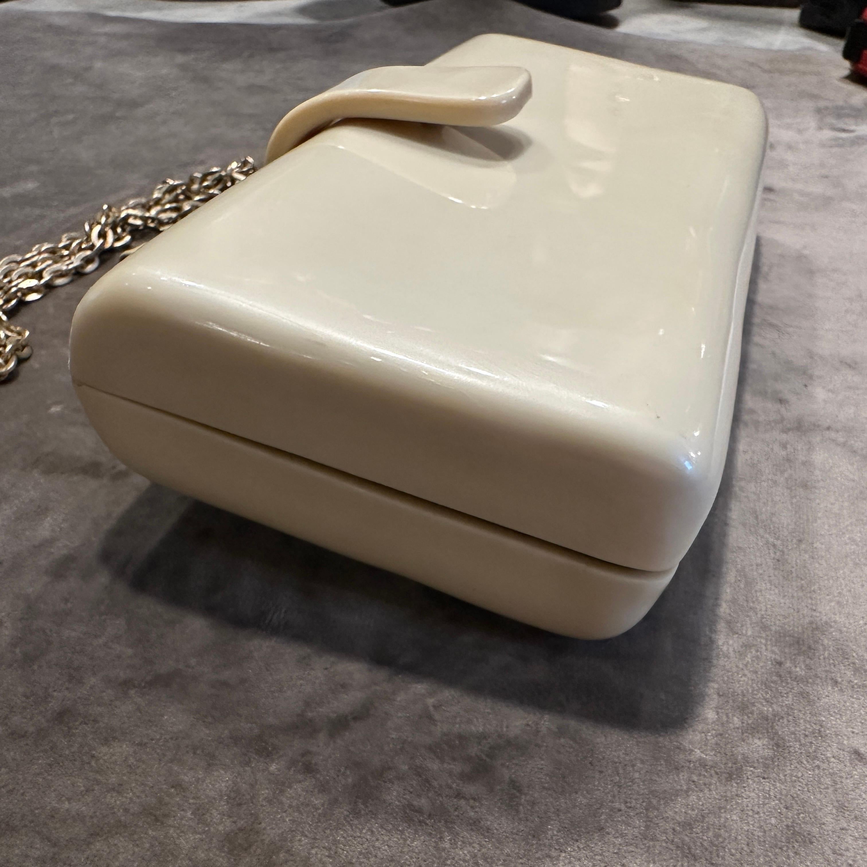 1940s Art Deco Cream Bakelite and Brass Italian Shoulder Bag For Sale 7