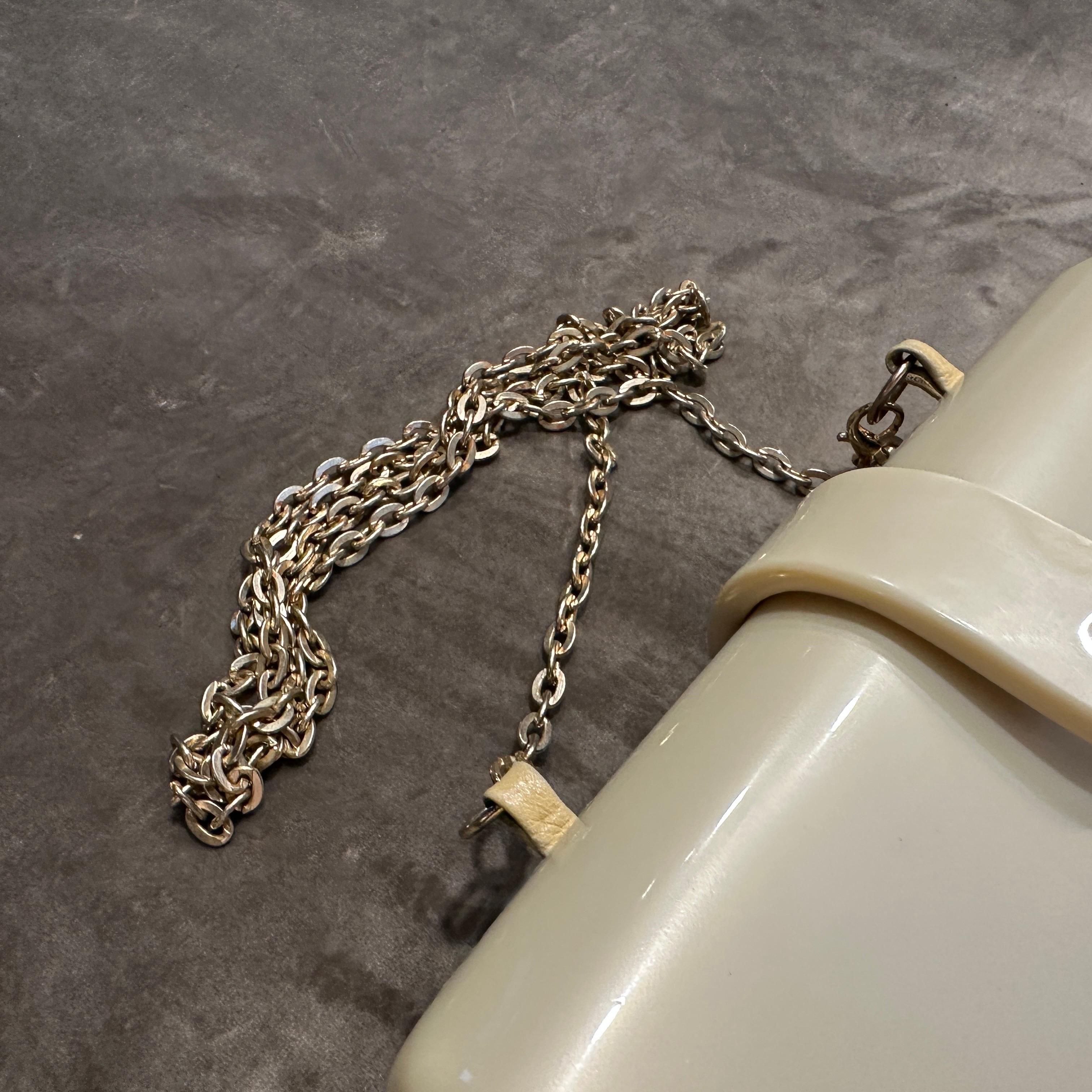 1940s Art Deco Cream Bakelite and Brass Italian Shoulder Bag For Sale 4