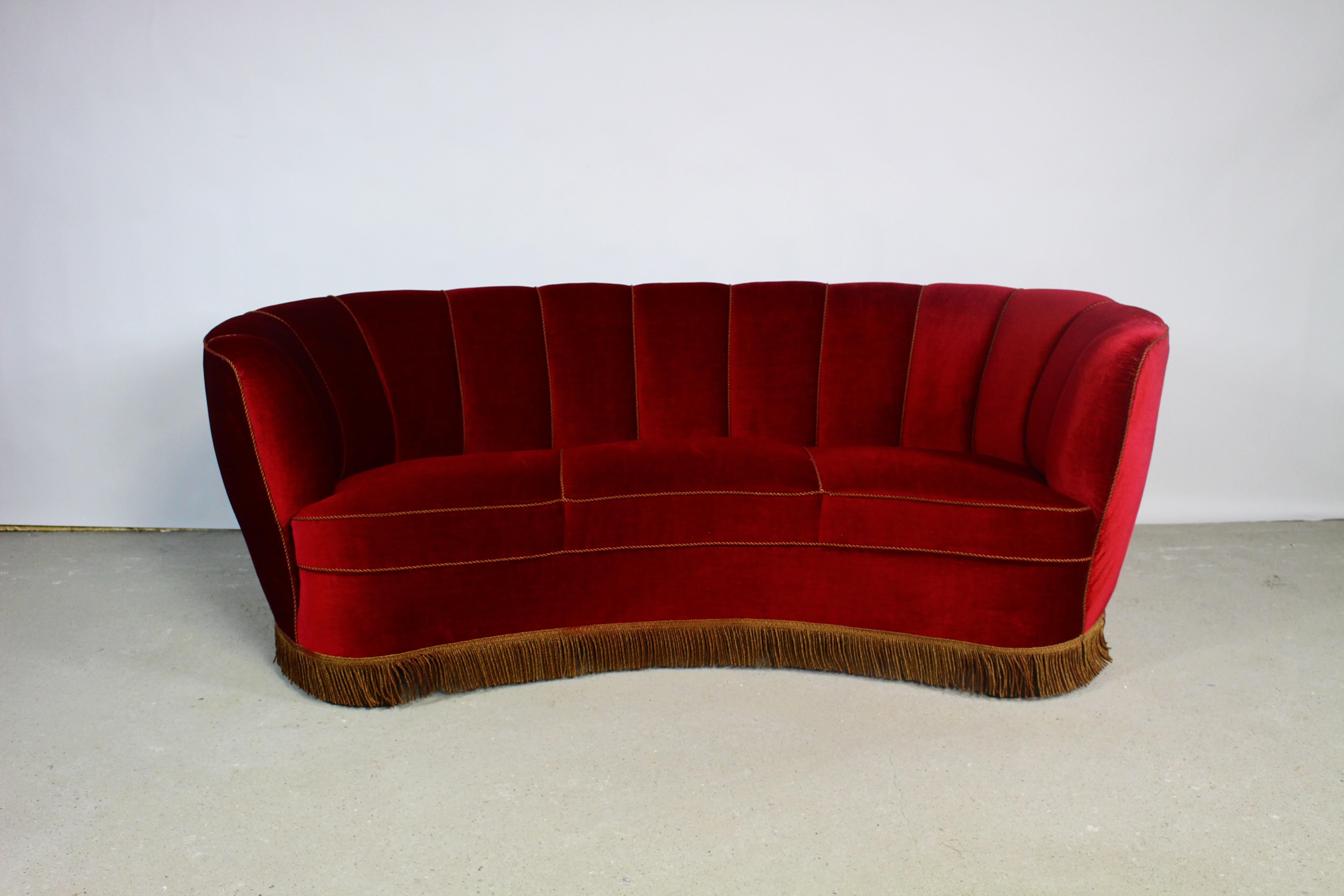 Mid-Century Modern 1940s Art Deco Curved Banana Sofa For Sale