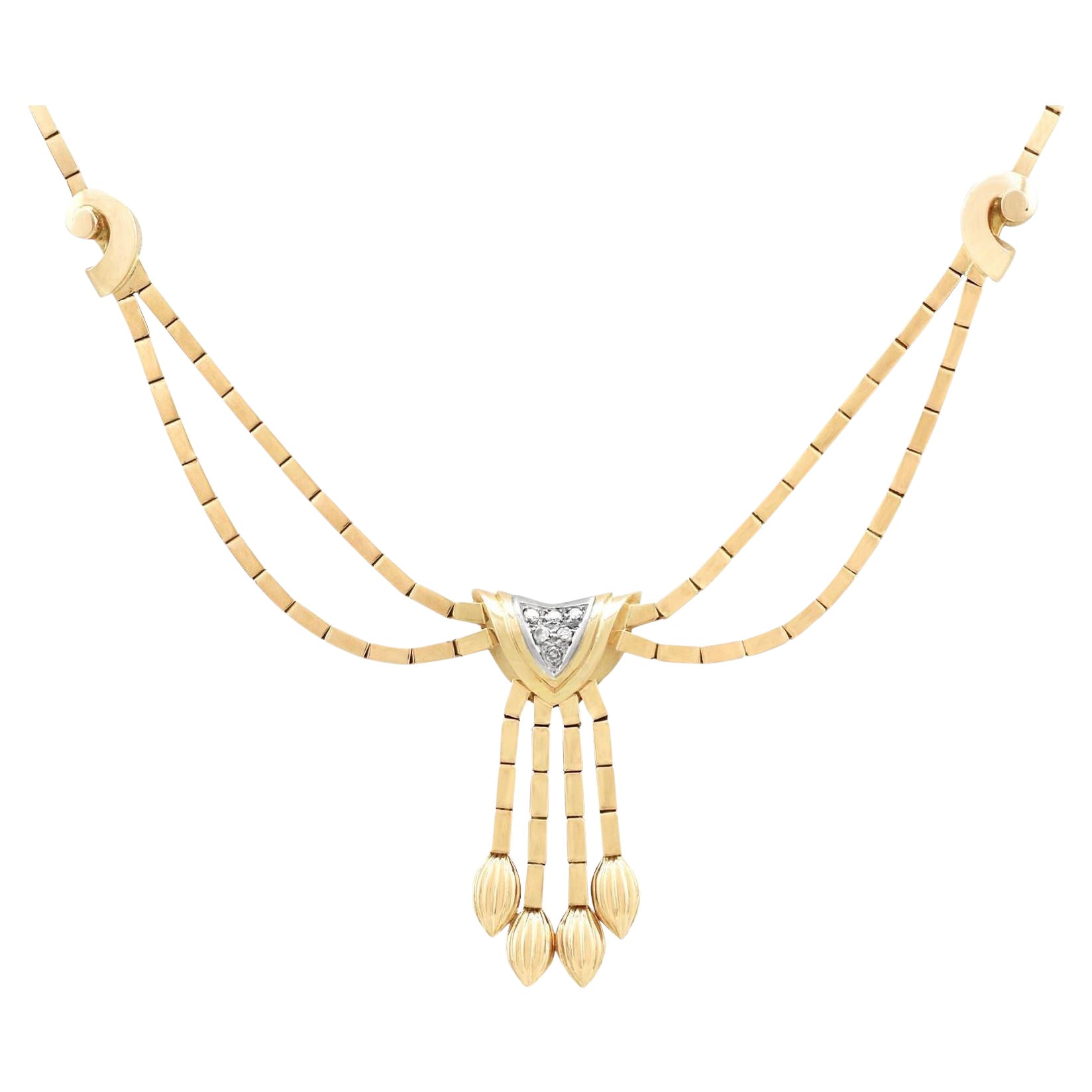 1940s Art Deco Diamond and Yellow Gold Necklace For Sale