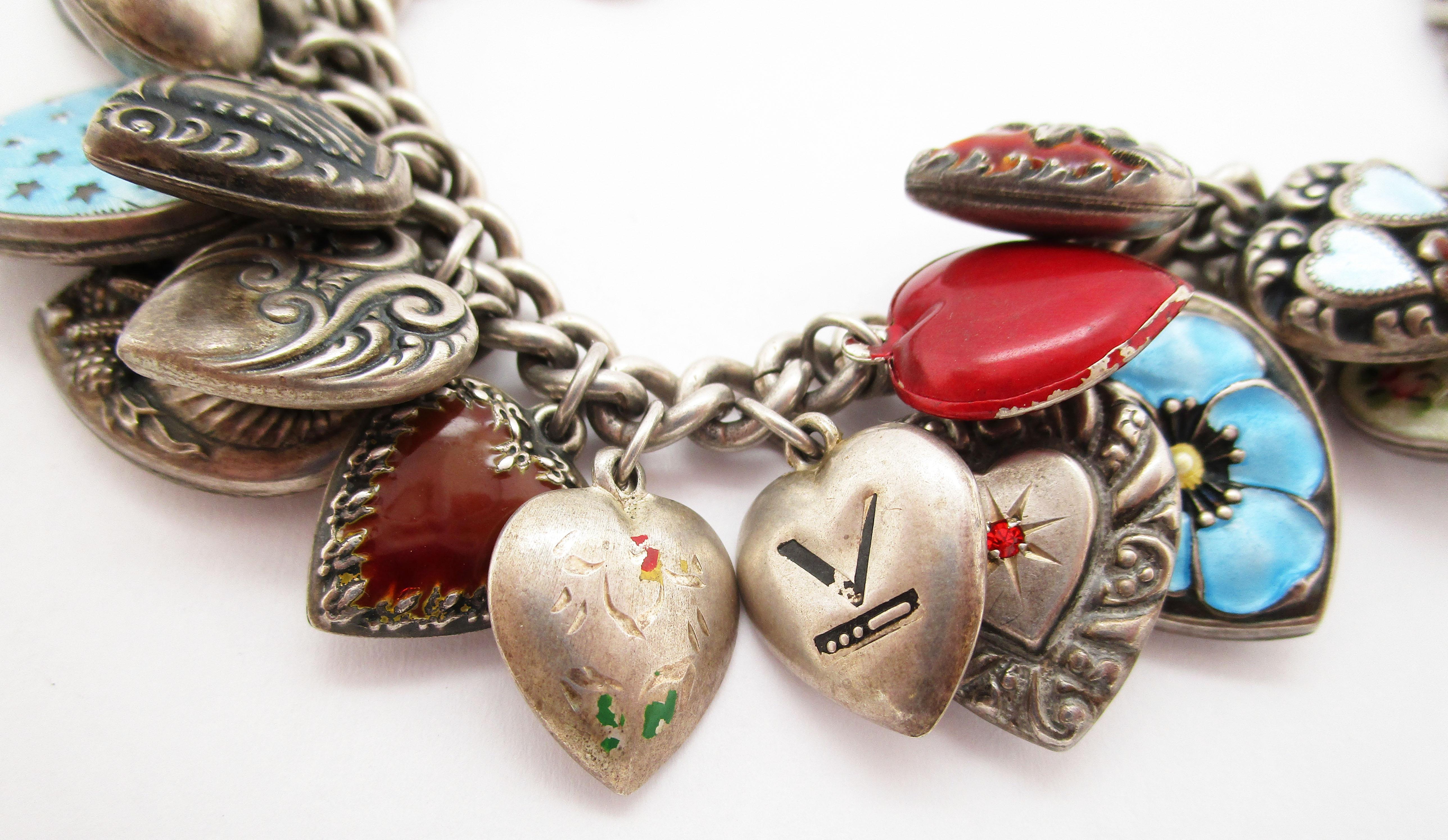 1940s Art Deco Enameled Love Heart Sterling Silver Charm Bracelet In Good Condition In Lexington, KY