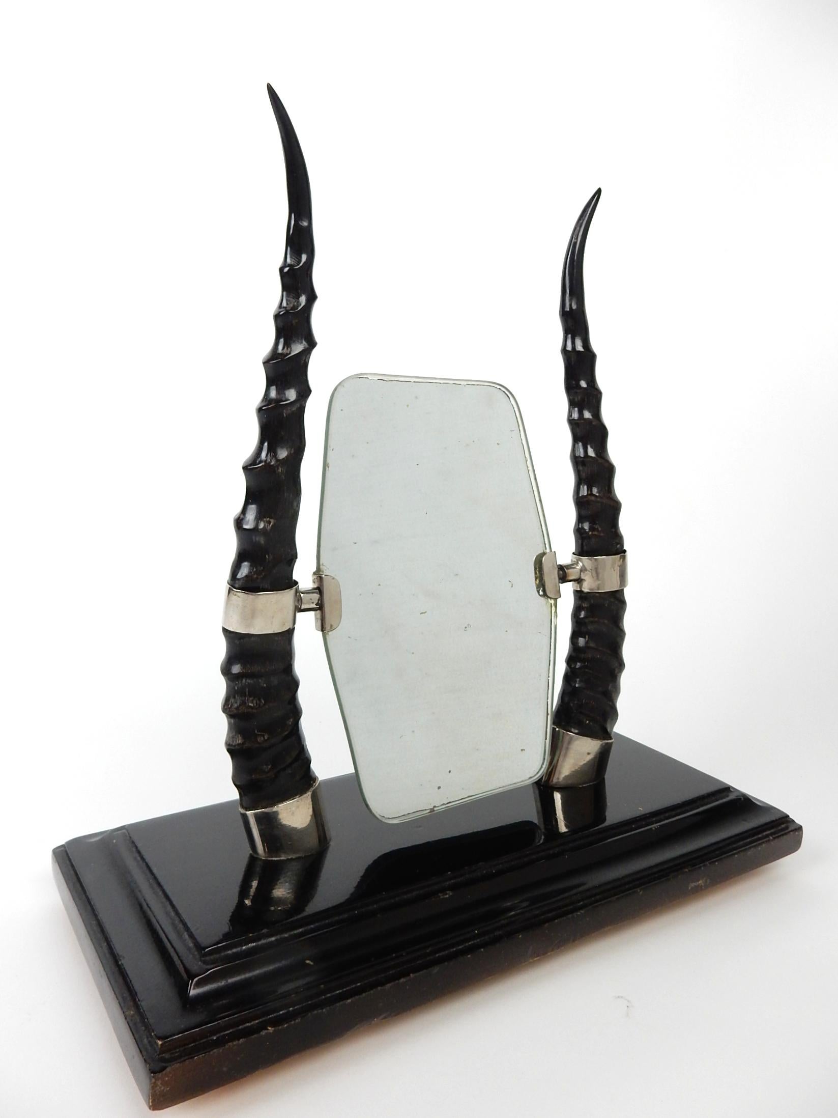 Corno Specchio da tavolo in argento e corno di antilope dell'epoca Art Deco del 1940 in vendita