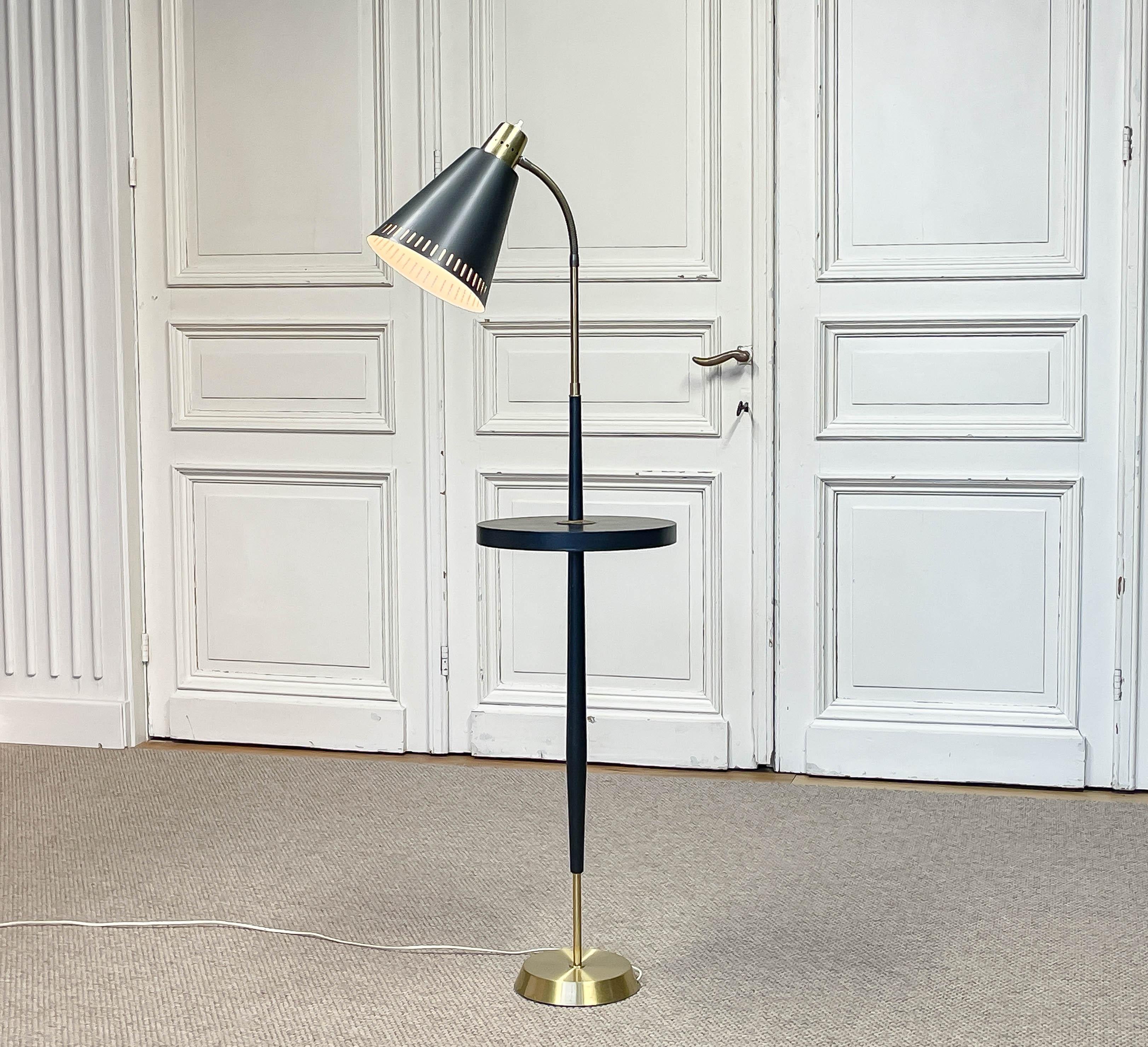 1940s, Art Deco Floor Lamp with Table, Sweden For Sale 4