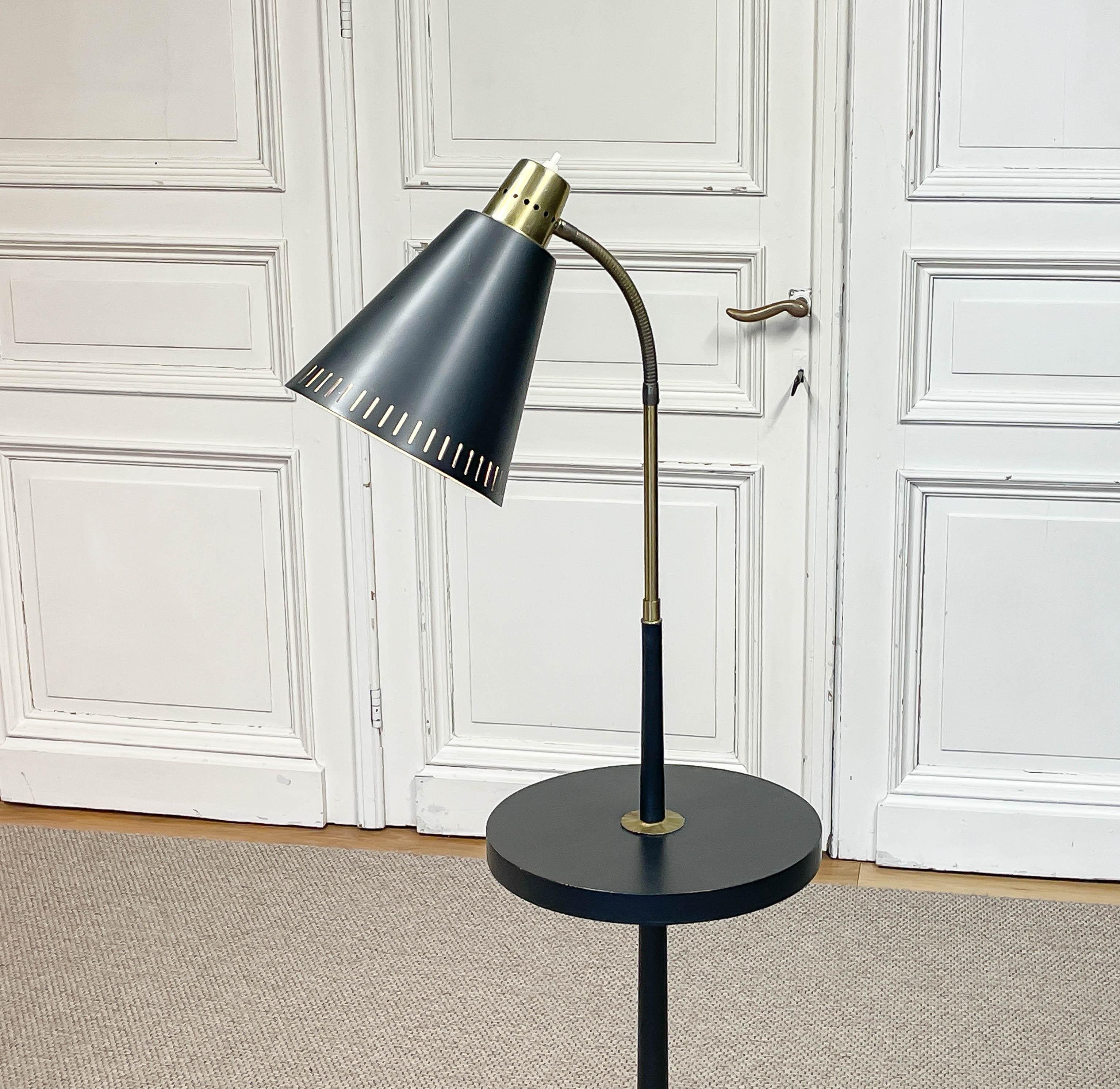 1940s, Art Deco Floor Lamp with Table, Sweden For Sale 5