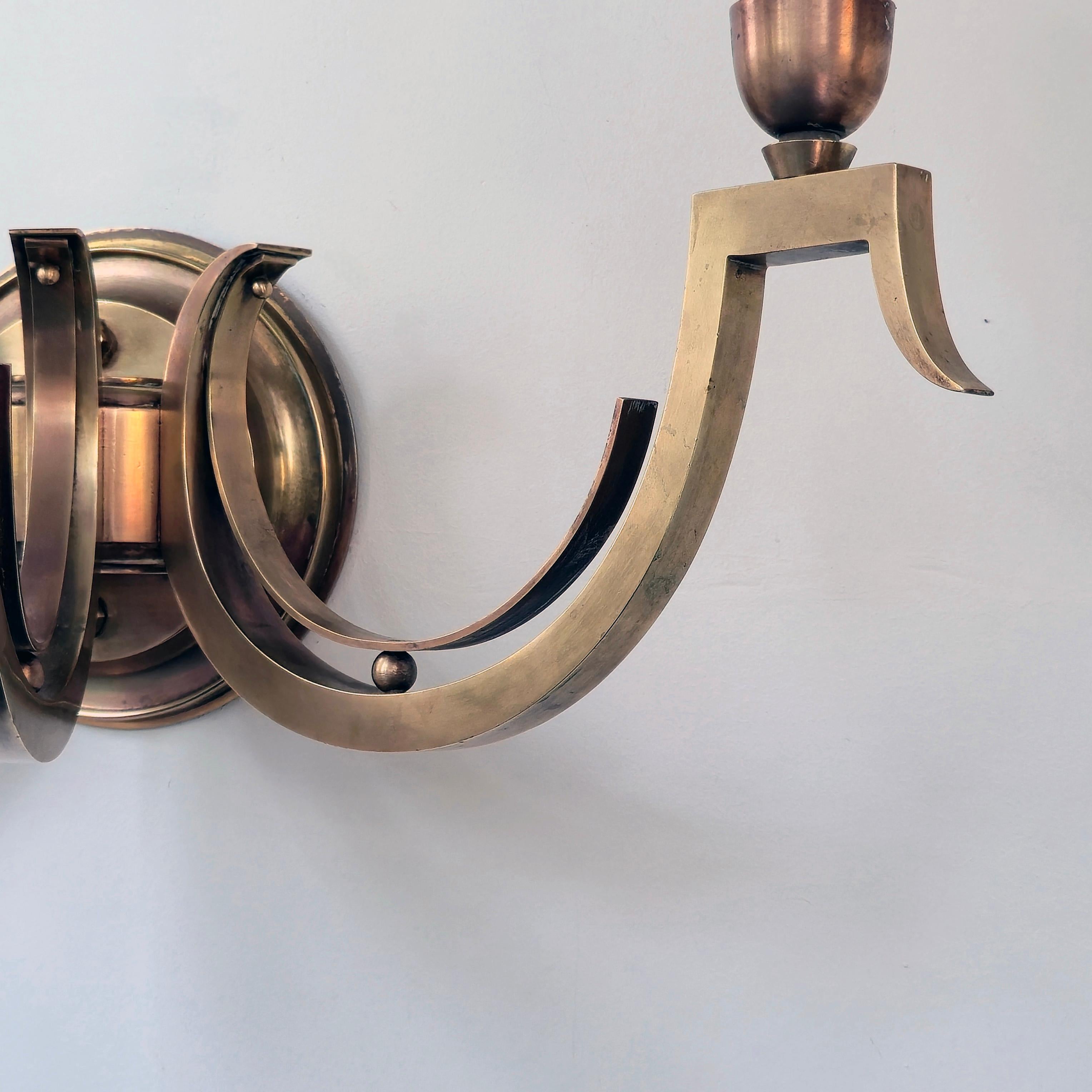 1940er Art Deco  Wandleuchter aus französischer Bronze mit vier Armen (Französisch) im Angebot