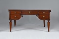 Bureau Art Déco français en chêne et cuir des années 1940