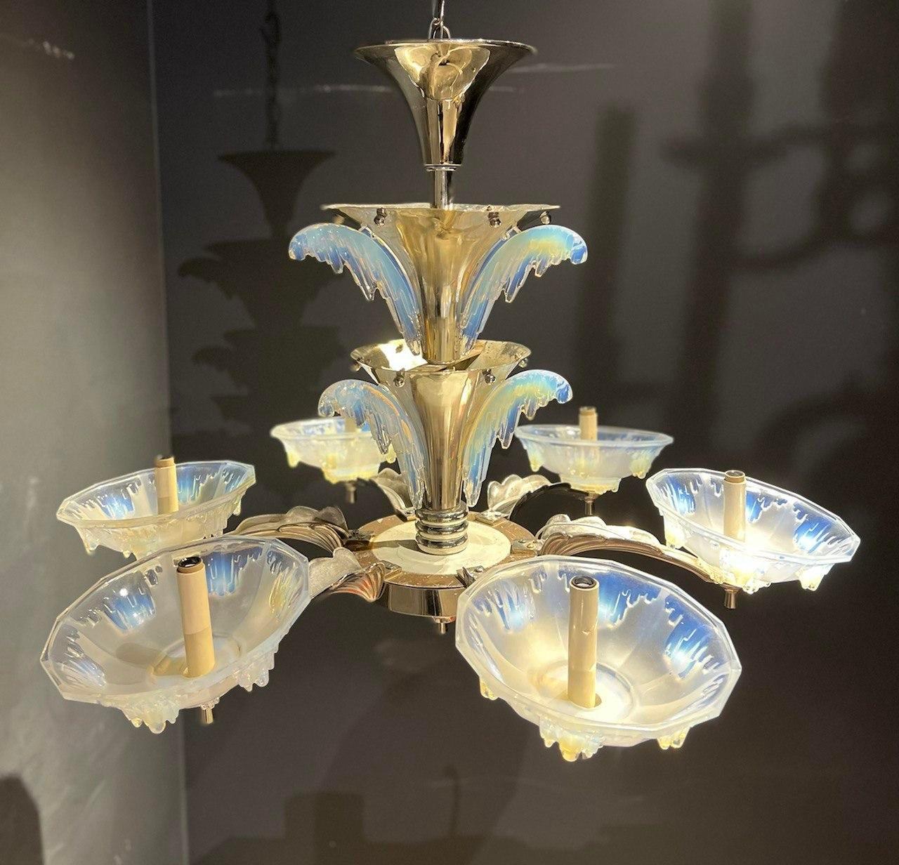 1940's Art Deco Glass Chandelier In Good Condition For Sale In New York, NY