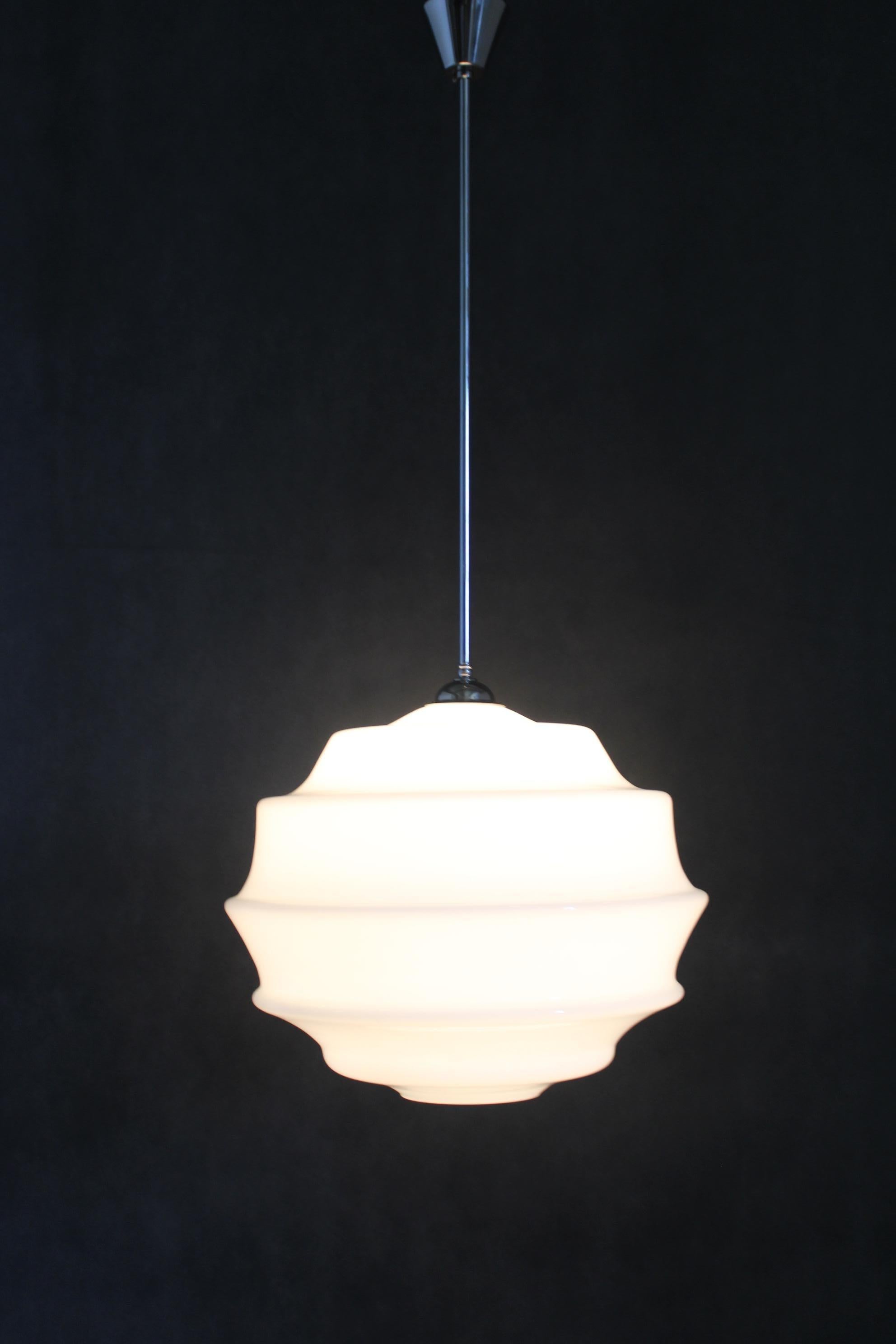 1940s Art Deco Glass Pendant , Czechoslovakia 3