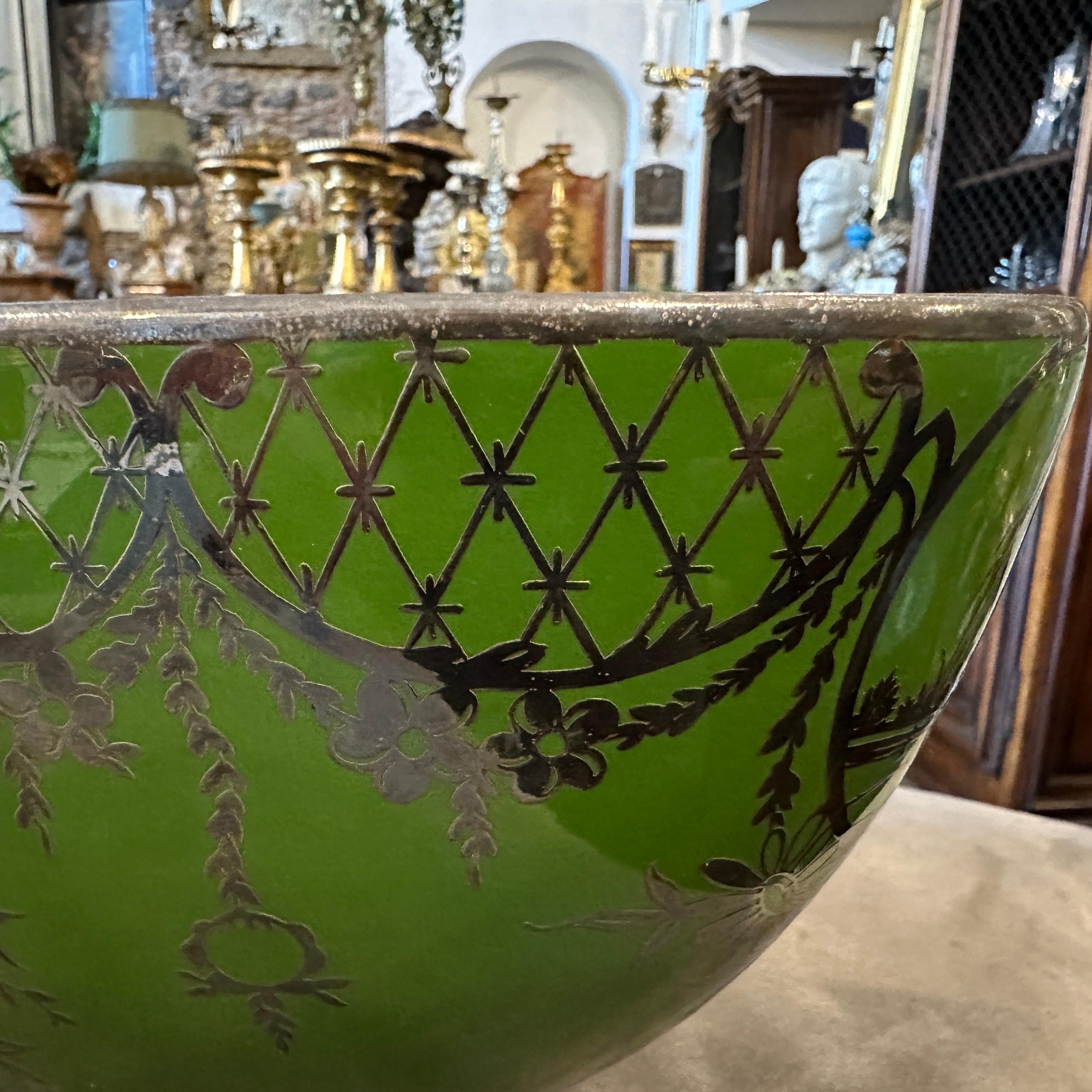 Centre de table italien ovale Art Déco des années 1940 en céramique verte et argent en vente 2