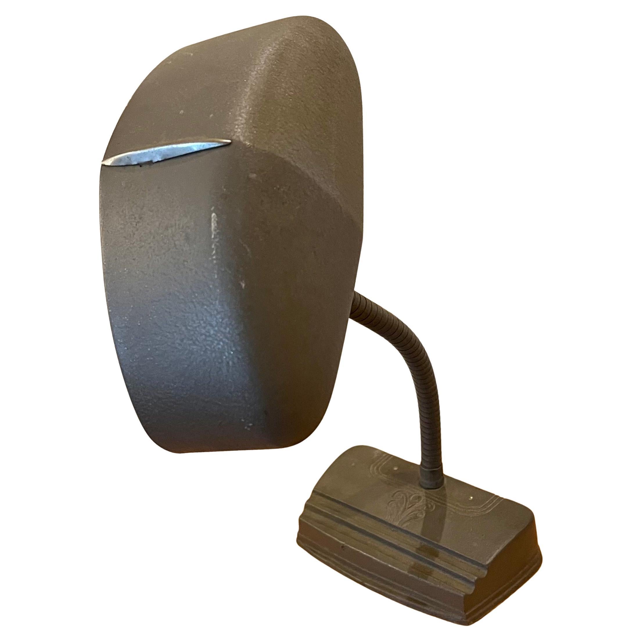 Américain Lampe de bureau industrielle Art déco à col de cygne des années 1940 en vente
