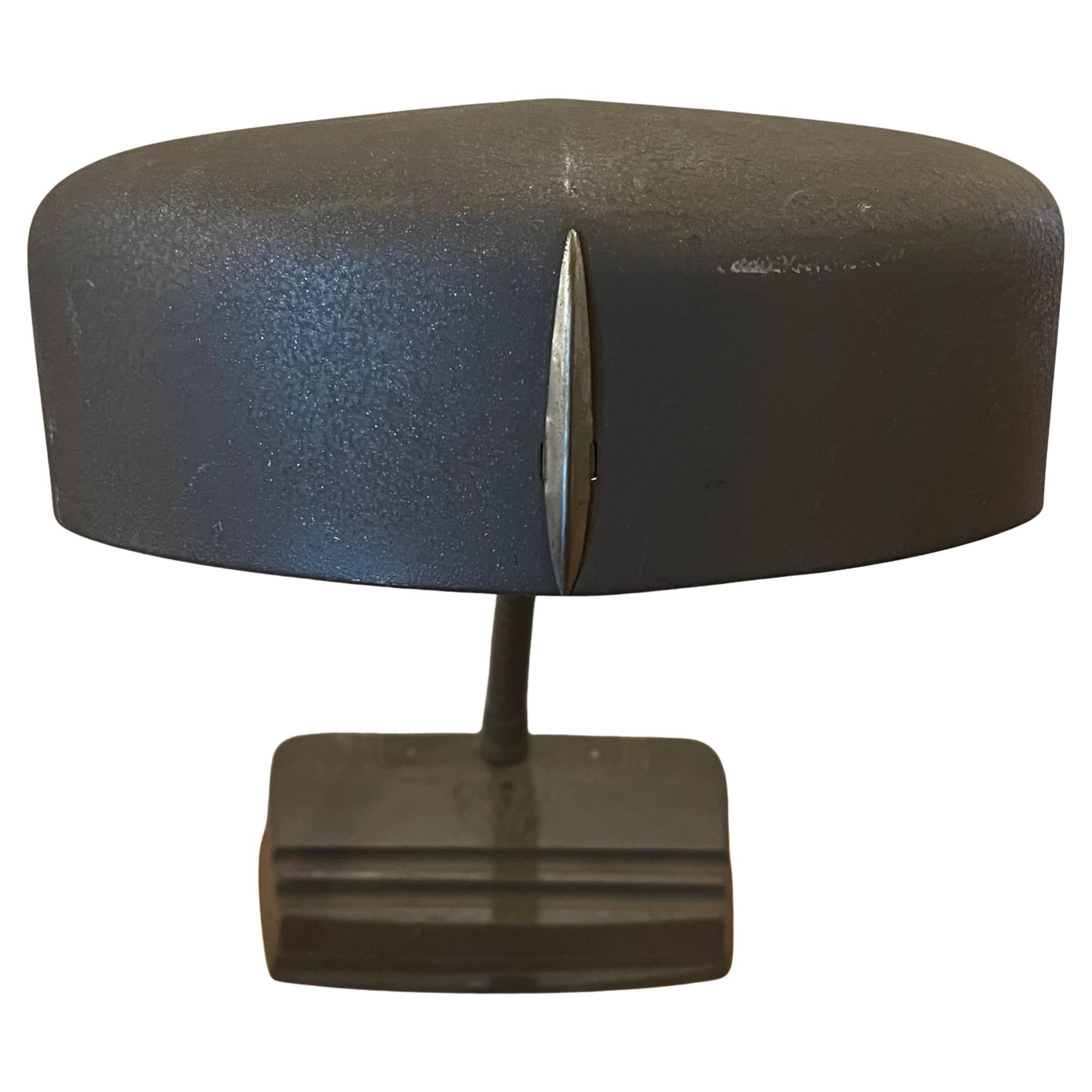 Lampe de bureau industrielle Art déco à col de cygne des années 1940 Bon état - En vente à San Diego, CA