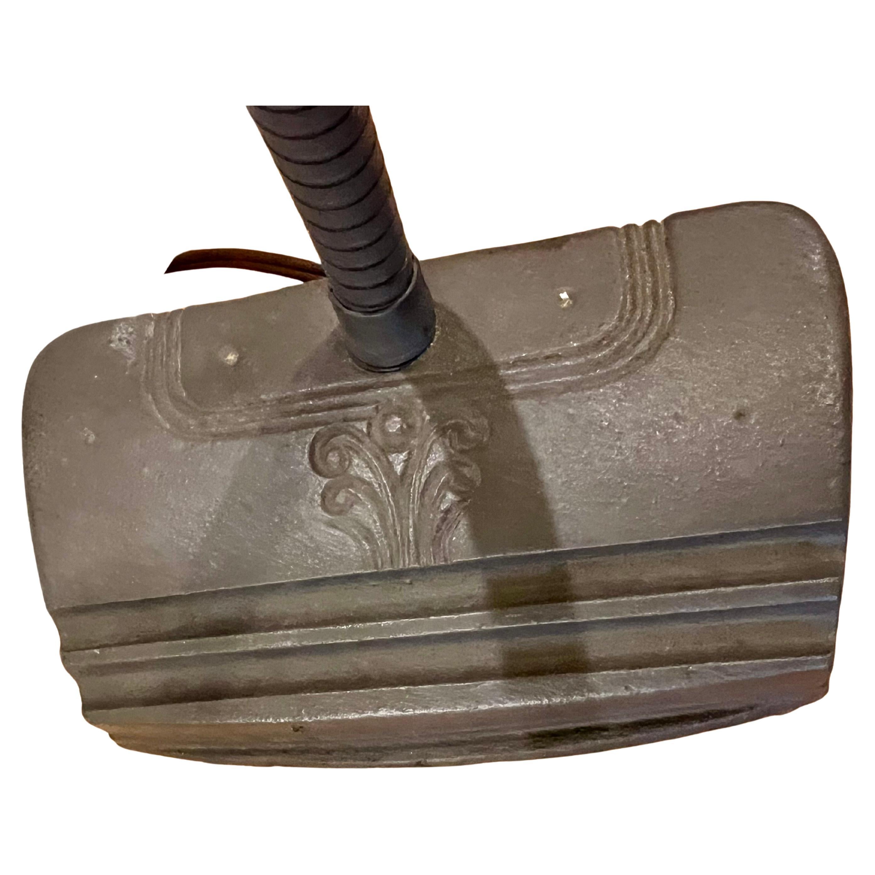 20ième siècle Lampe de bureau industrielle Art déco à col de cygne des années 1940 en vente
