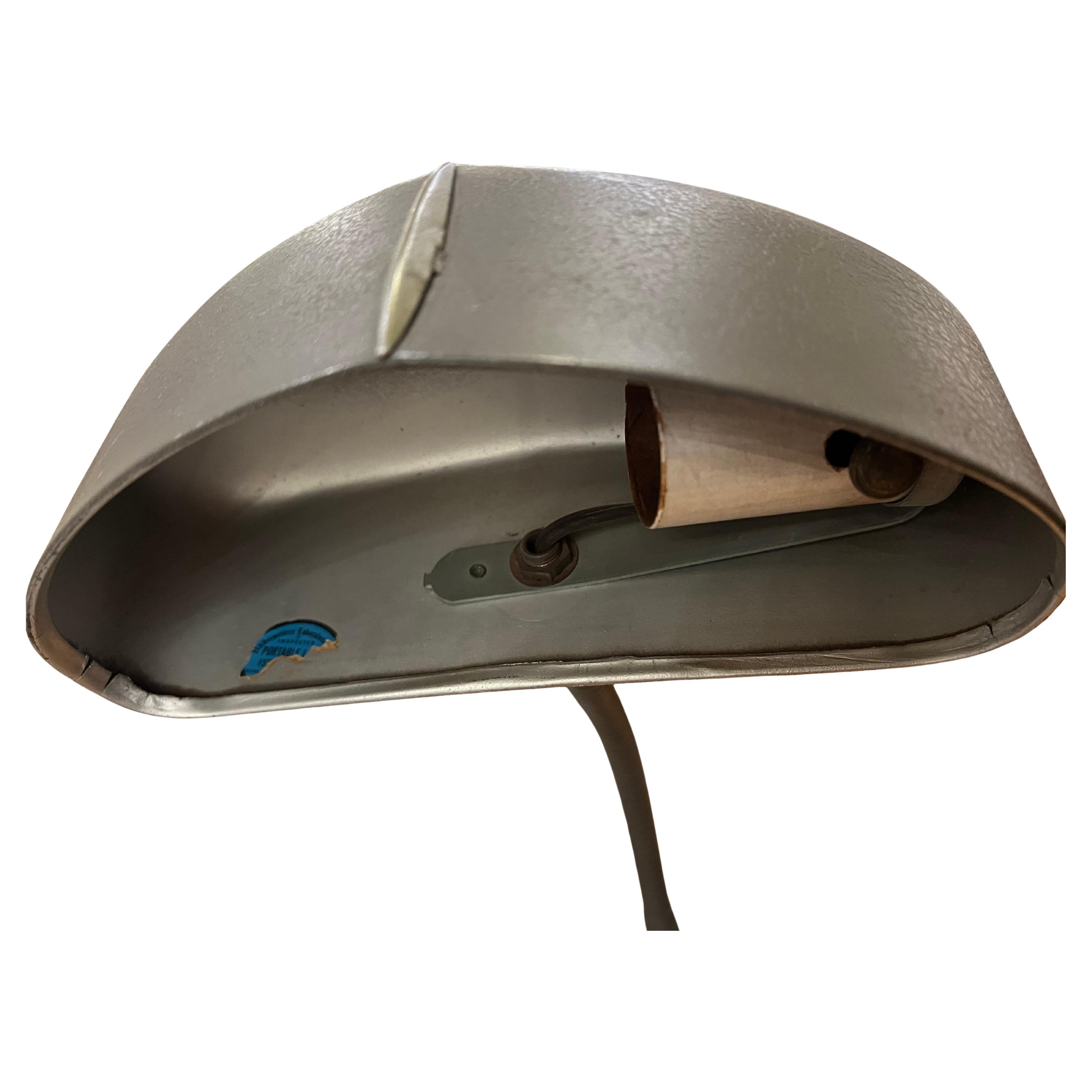 Lampe de bureau industrielle Art déco à col de cygne des années 1940 en vente 1