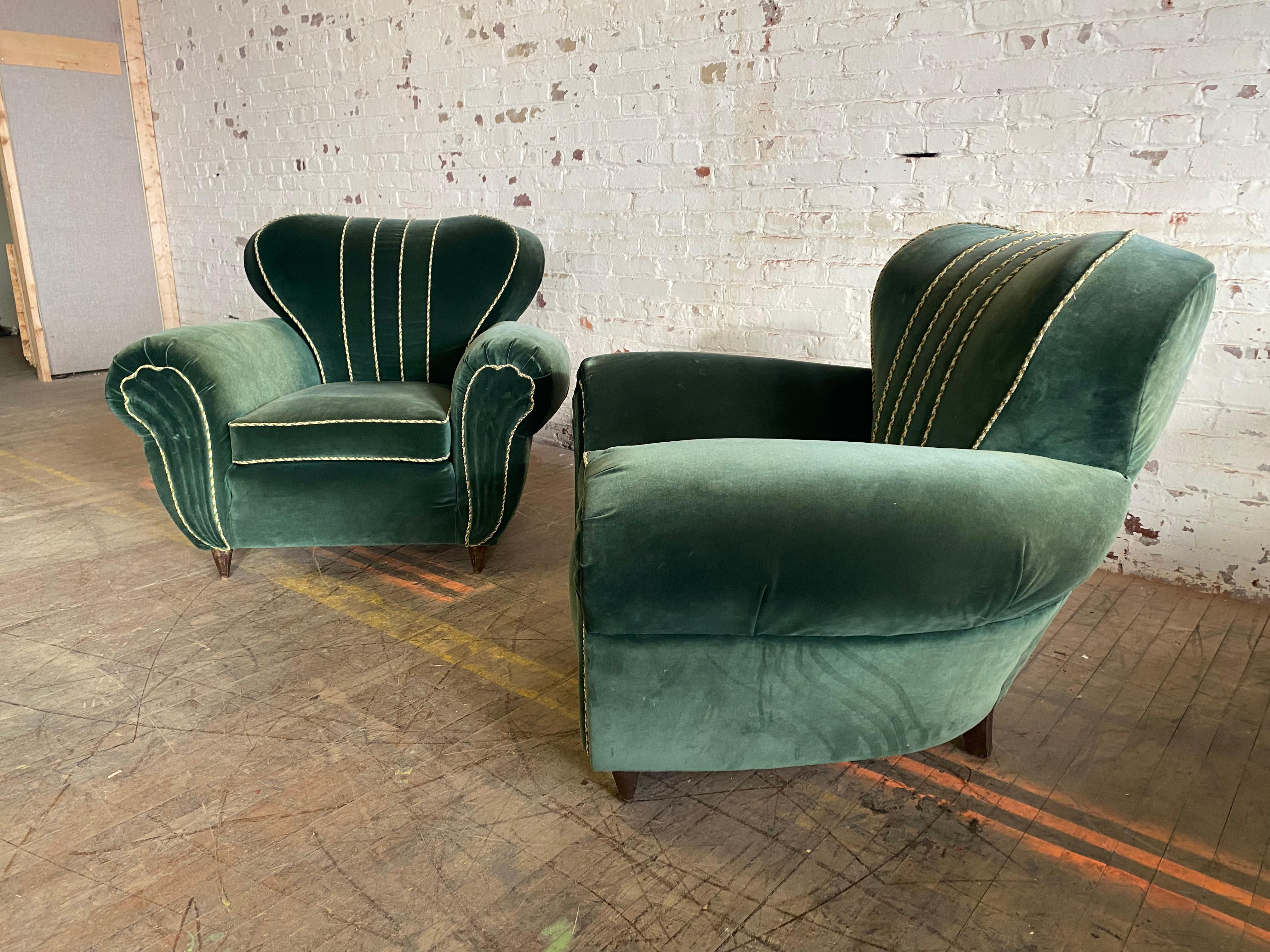 1940s Art Deco Italian Club Chairs, Unusual Form, Oversized by Guglielmo Ulrich For Sale 3