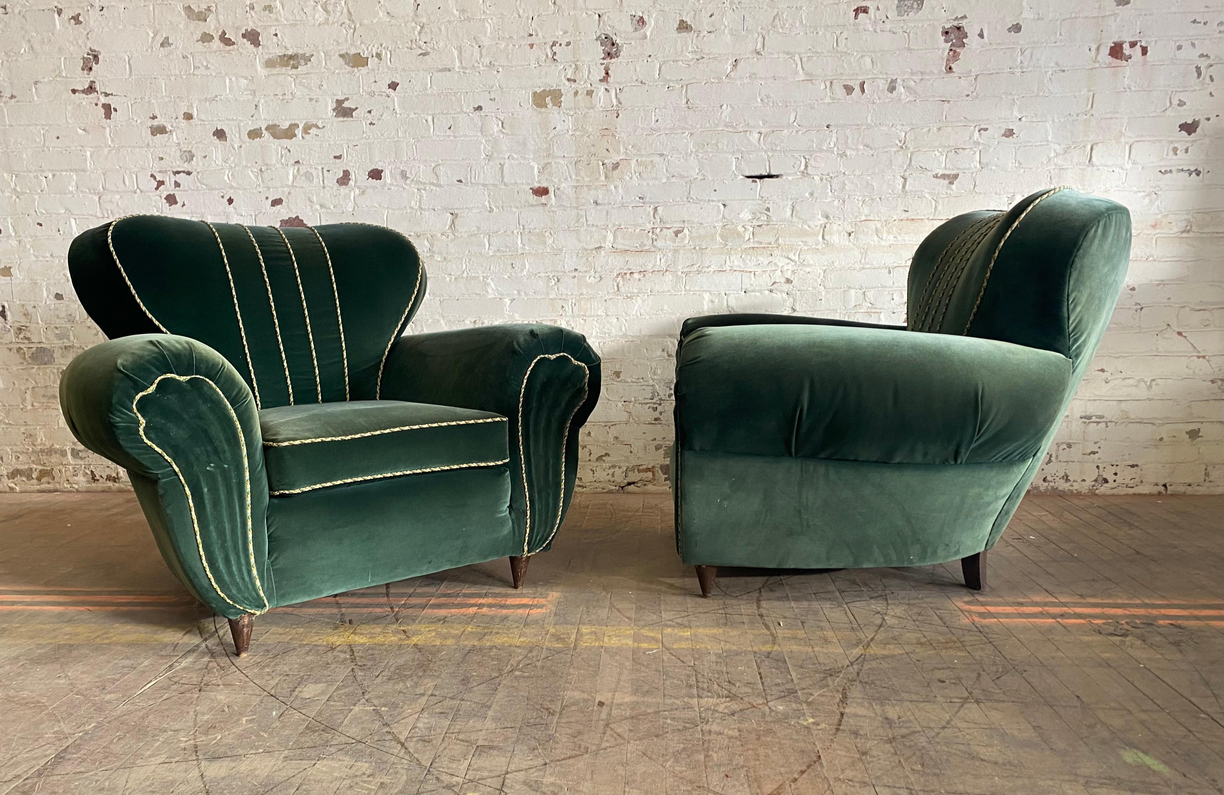 1940s Art Deco Italian Club Chairs, Unusual Form, Oversized by Guglielmo Ulrich For Sale 2