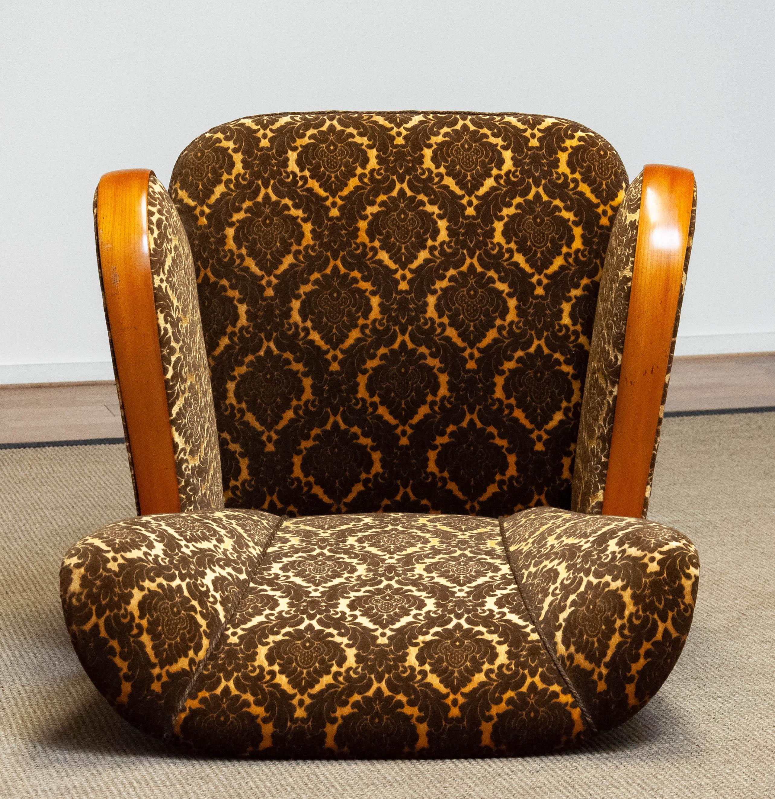 1940s Art Deco Lounge Chair Gold- Brown Jacquard Velvet with Elm Armrest Denmark For Sale 5
