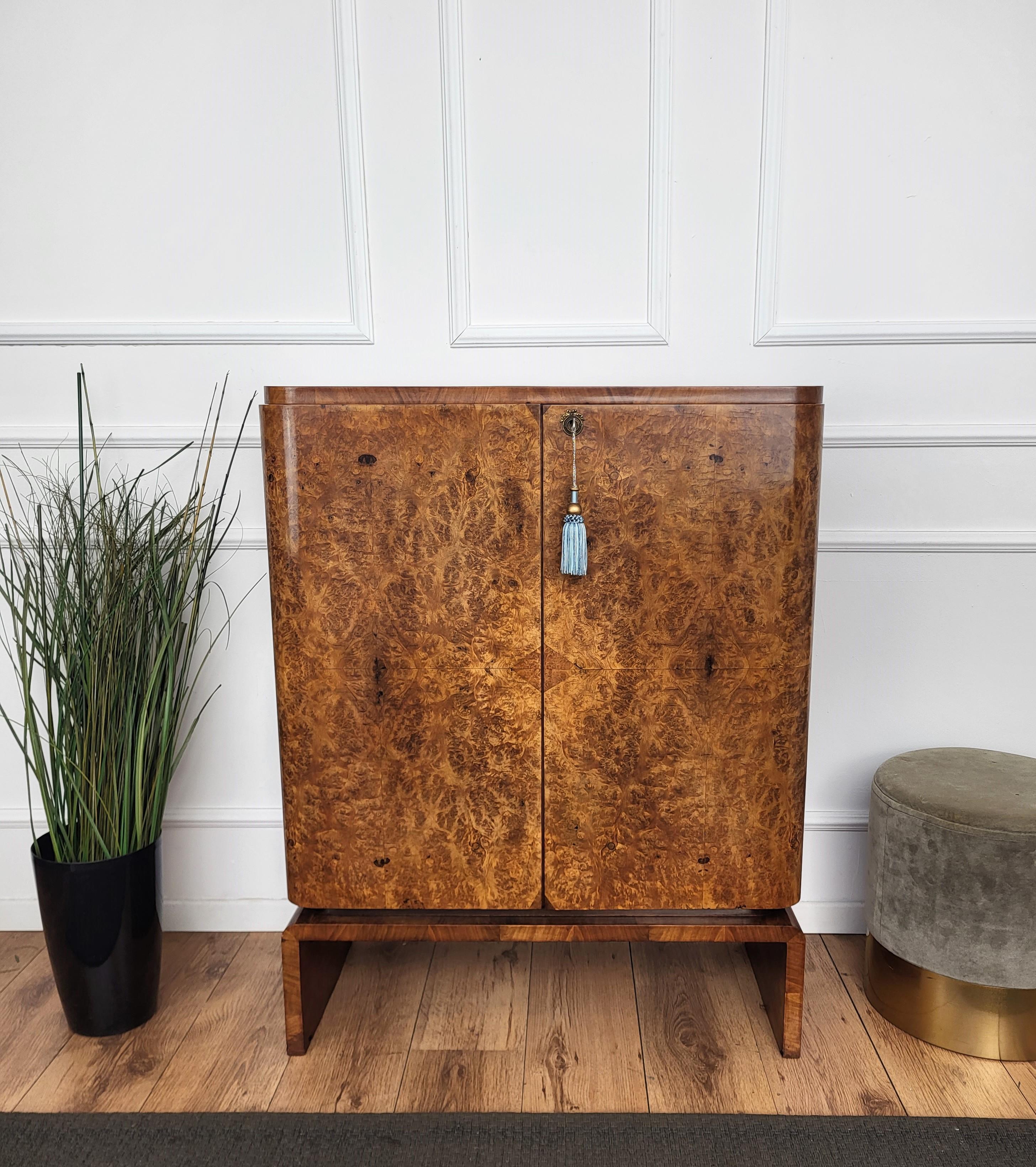 1940s Art Deco Mid-Century Italian Walnut Burl and Mirror Mosaic Dry Bar Cabinet 3