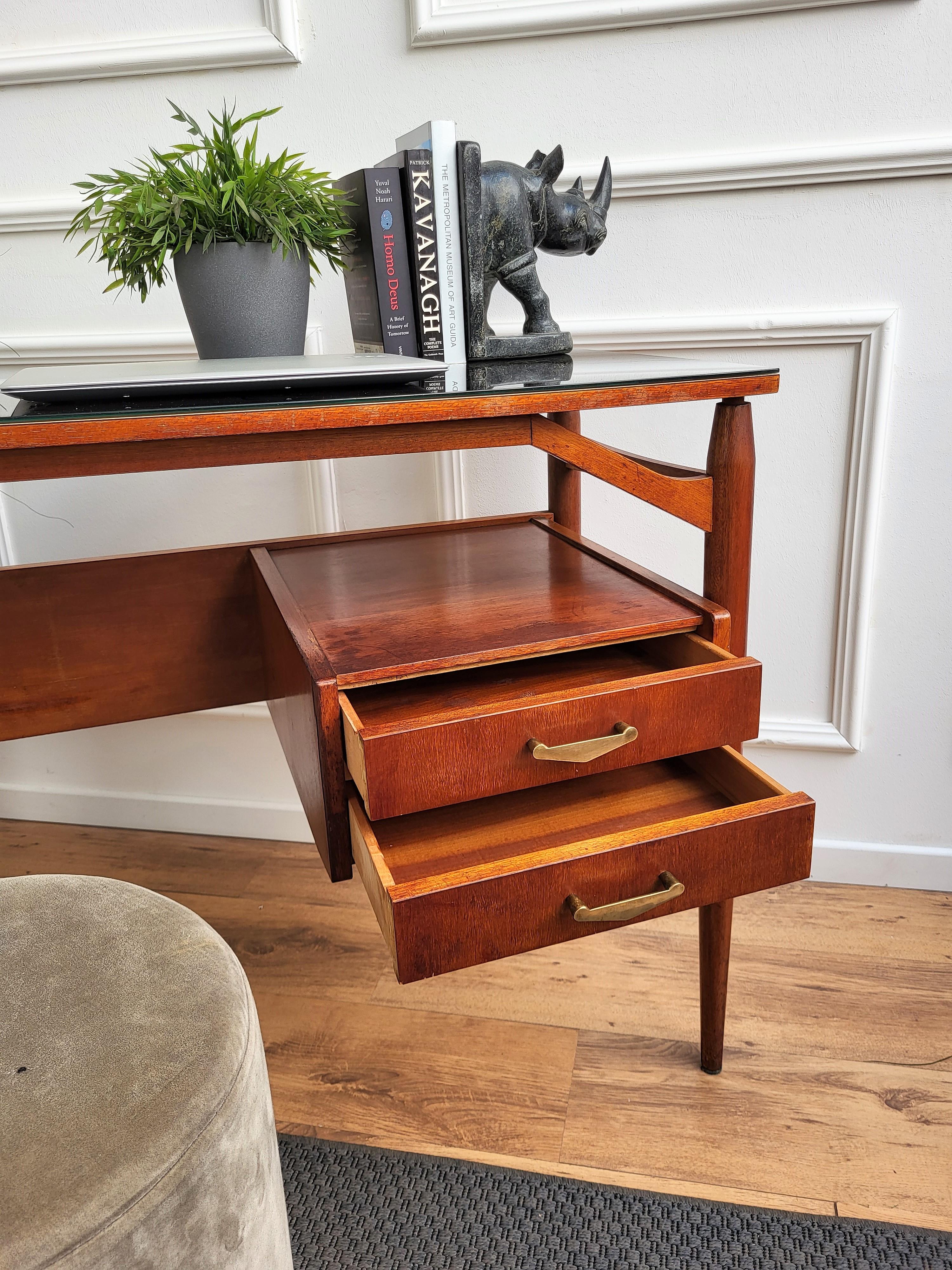 1940s Art Deco Mid-Century Italian Walnut Wood and Brass Writing Desk Table For Sale 1