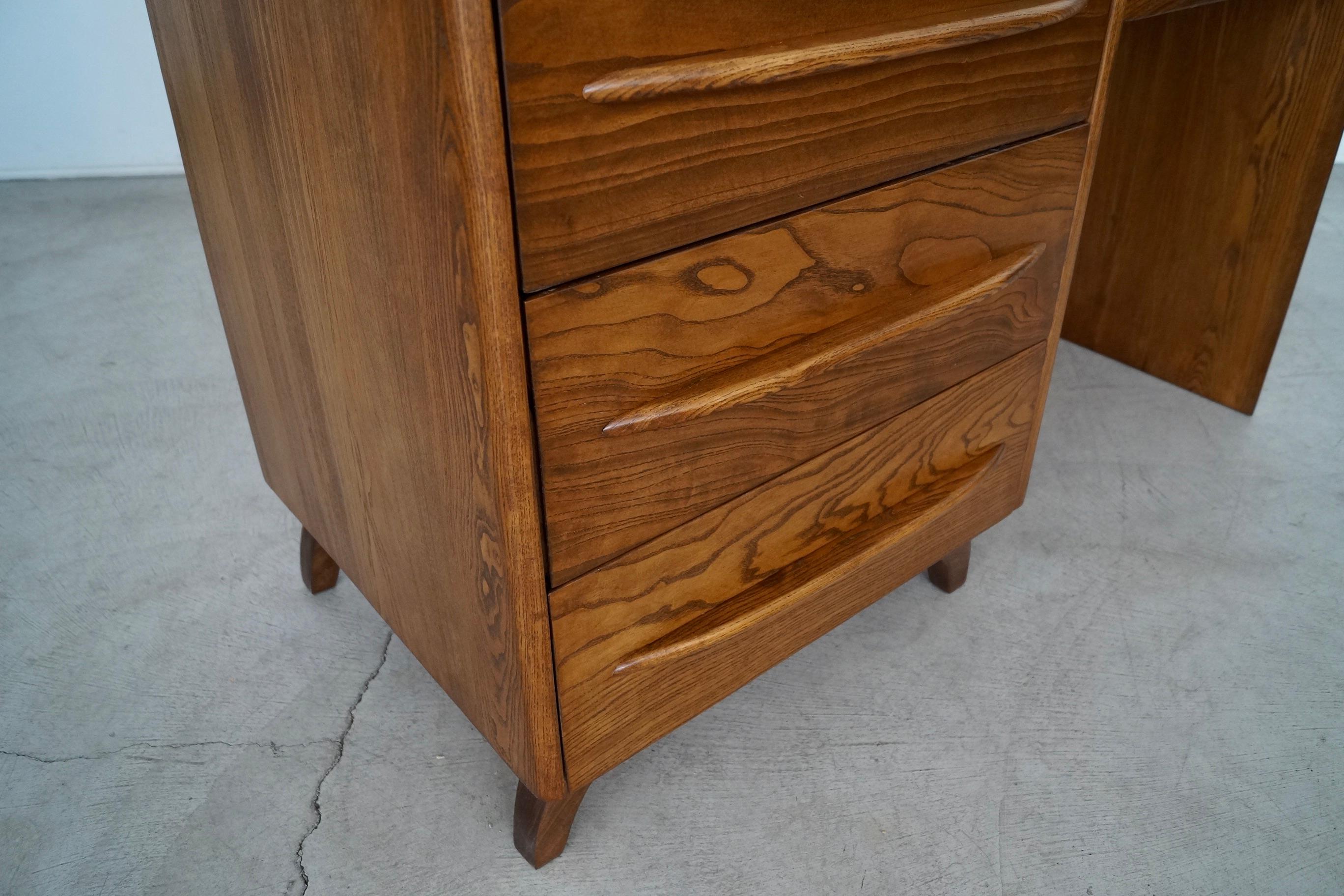 1940's Art Deco Mid-Century Modern Pierce and Sons Desk 7