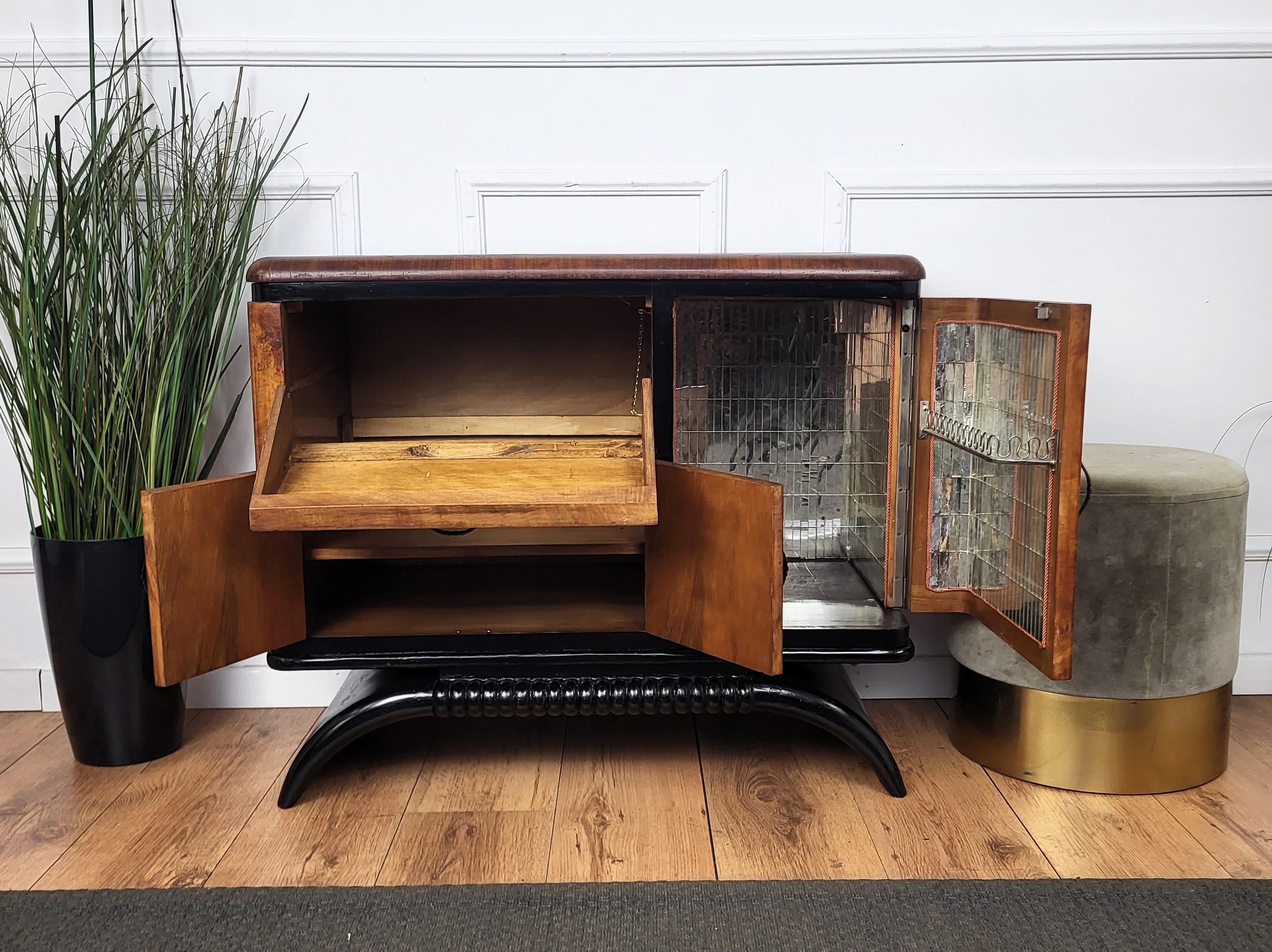 1940s Art Deco Midcentury Italian Walnut Burl and Mirror Mosaic Dry Bar Cabinet 5