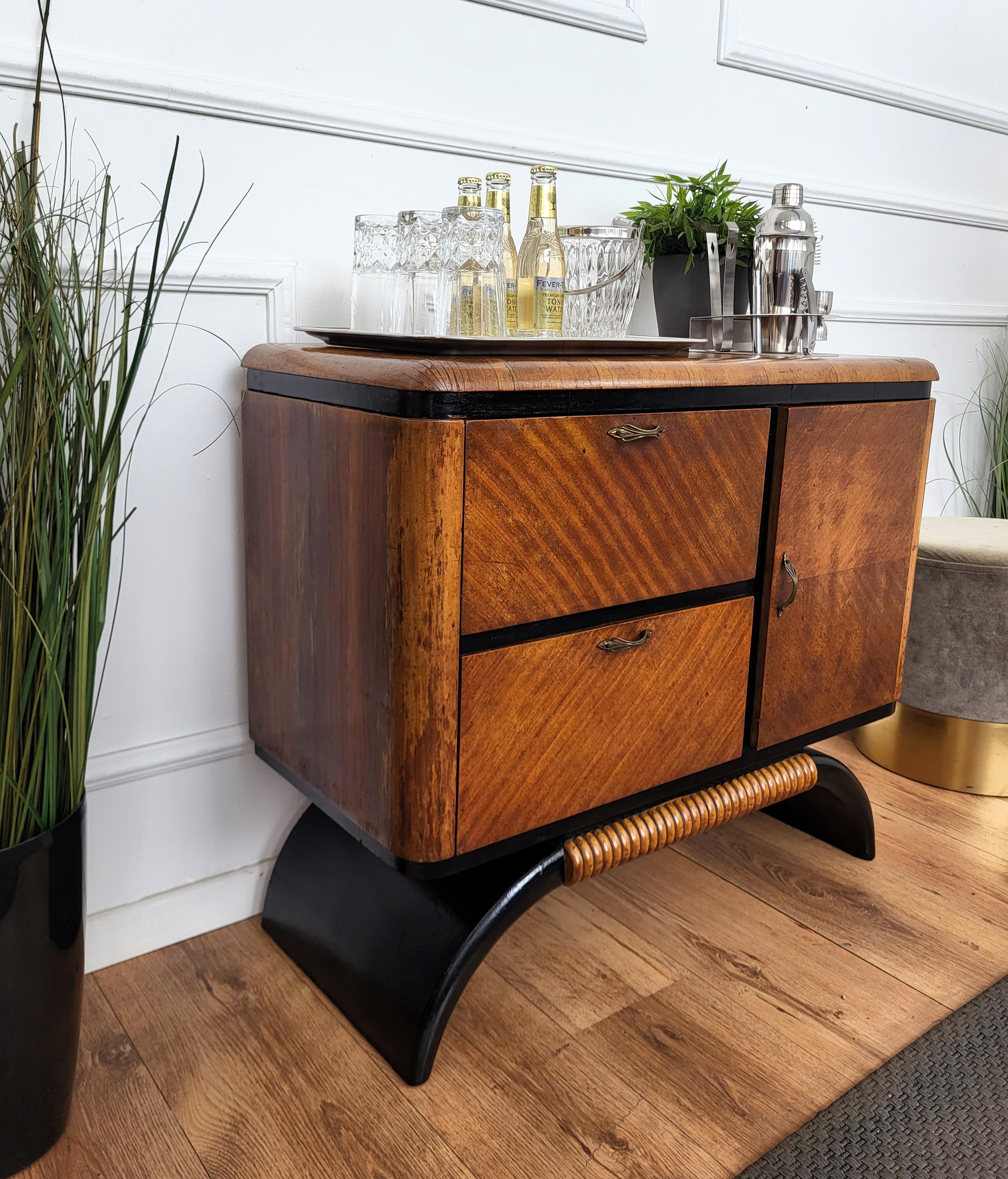 1940s Art Deco Midcentury Italian Walnut Burl and Mirror Mosaic Dry Bar Cabinet 2