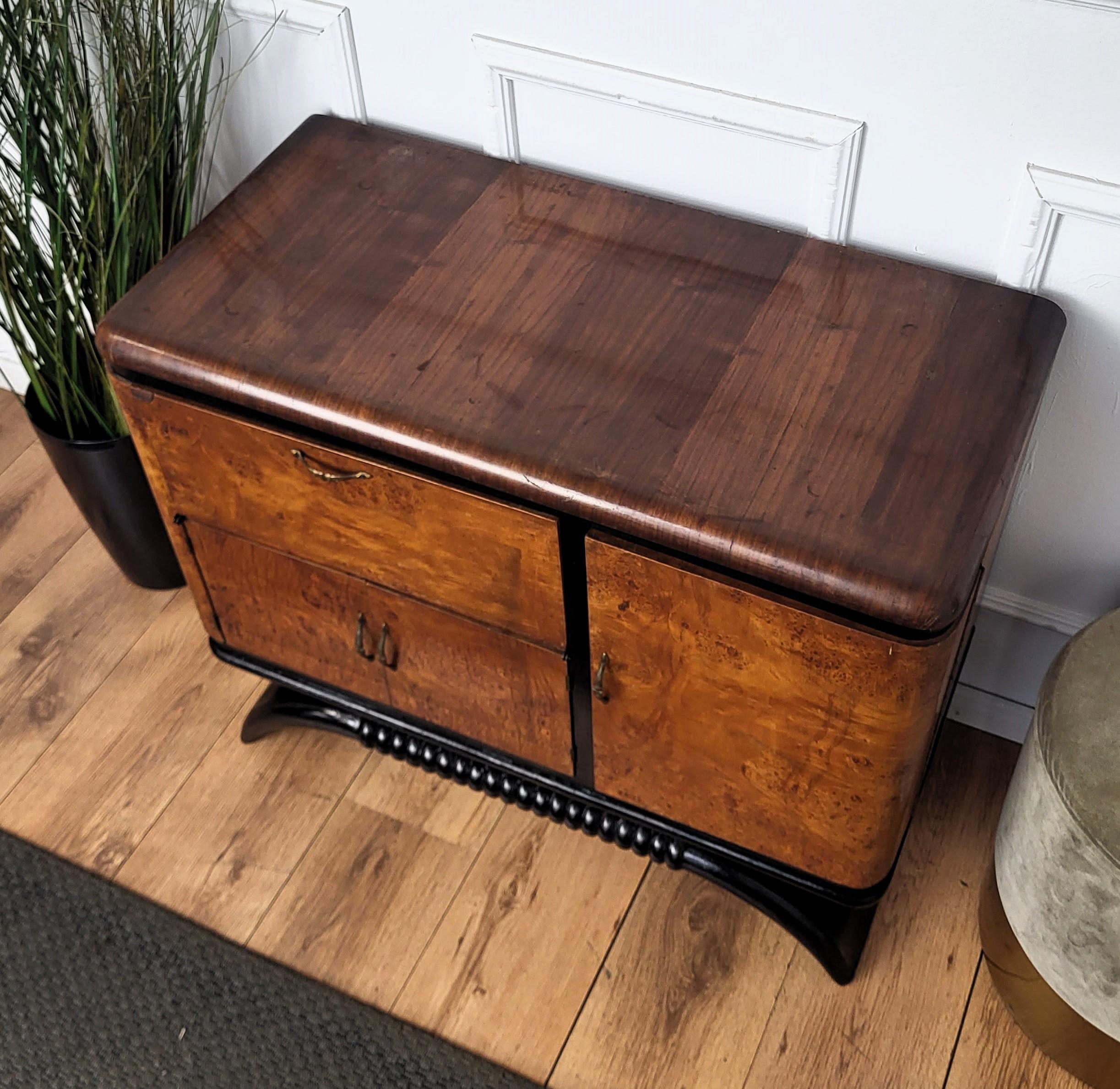 1940s Art Deco Midcentury Italian Walnut Burl and Mirror Mosaic Dry Bar Cabinet 4