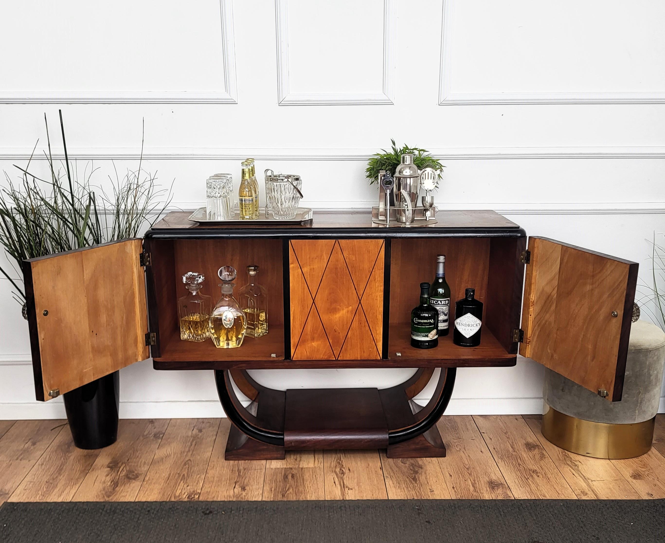 1940s Art Deco Midcentury Italian Walnut Burl Dry Bar Liquor Cabinet In Good Condition In Carimate, Como