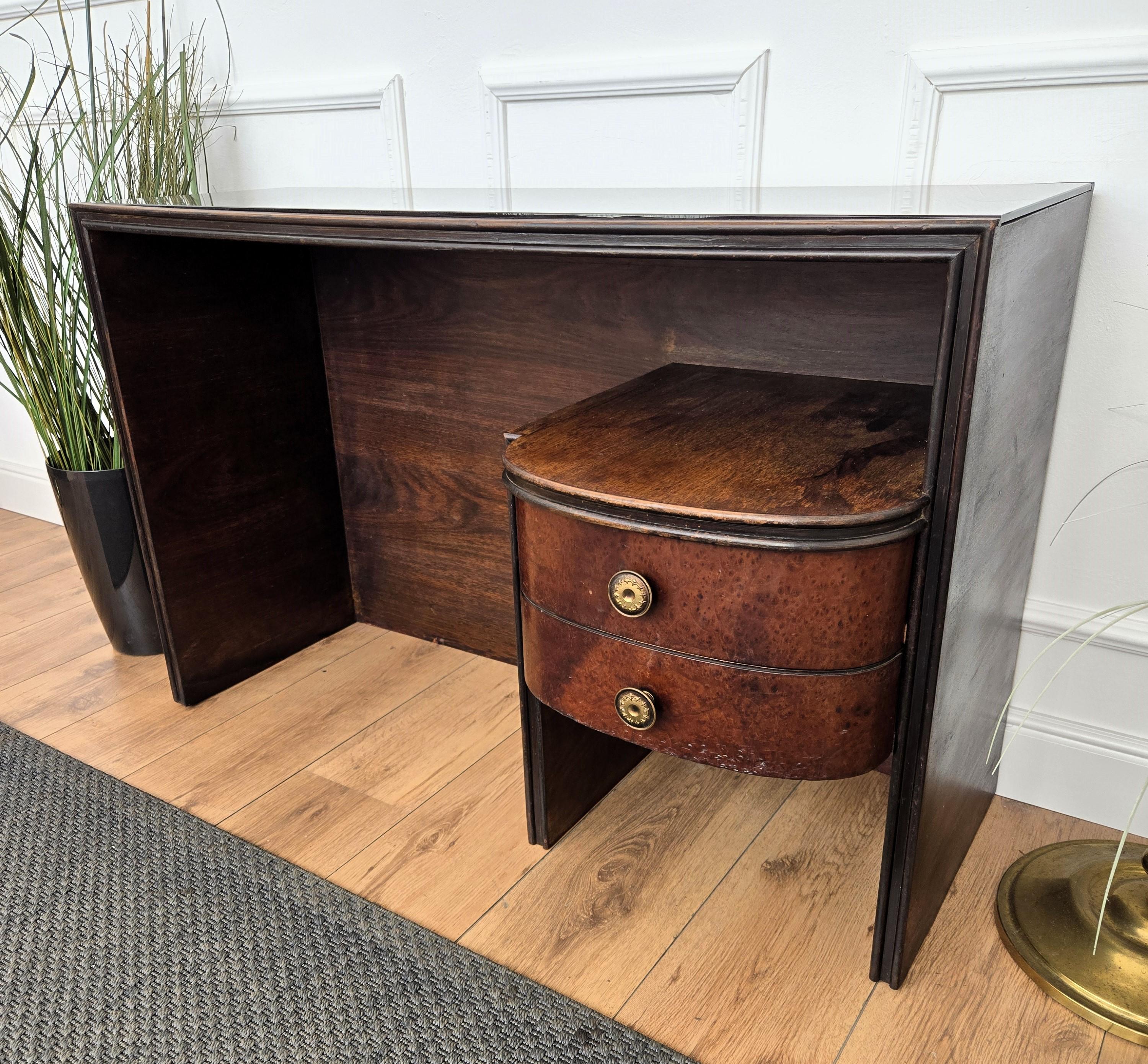 1940er Art Deco Mitte des Jahrhunderts Italienisch Nussbaum Wurzel Glas Schreibtisch Tisch Konsole im Angebot 5